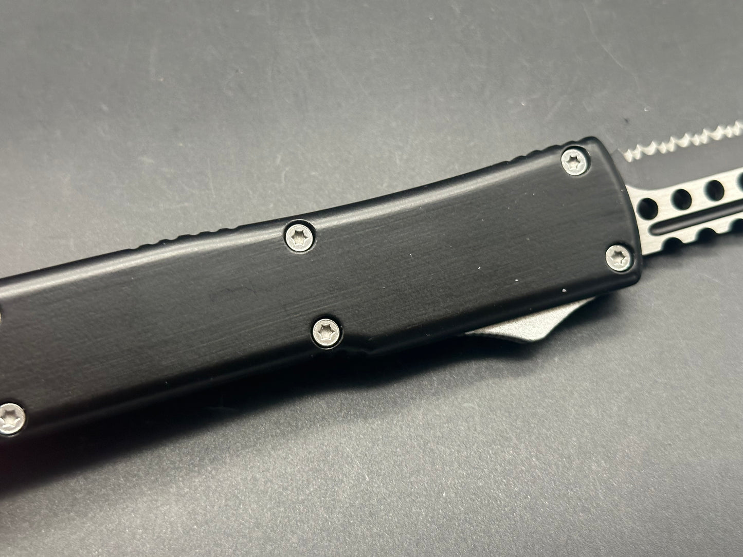 TacKnives MT9TS D/A OTF Hellhound Tanto 440C blade