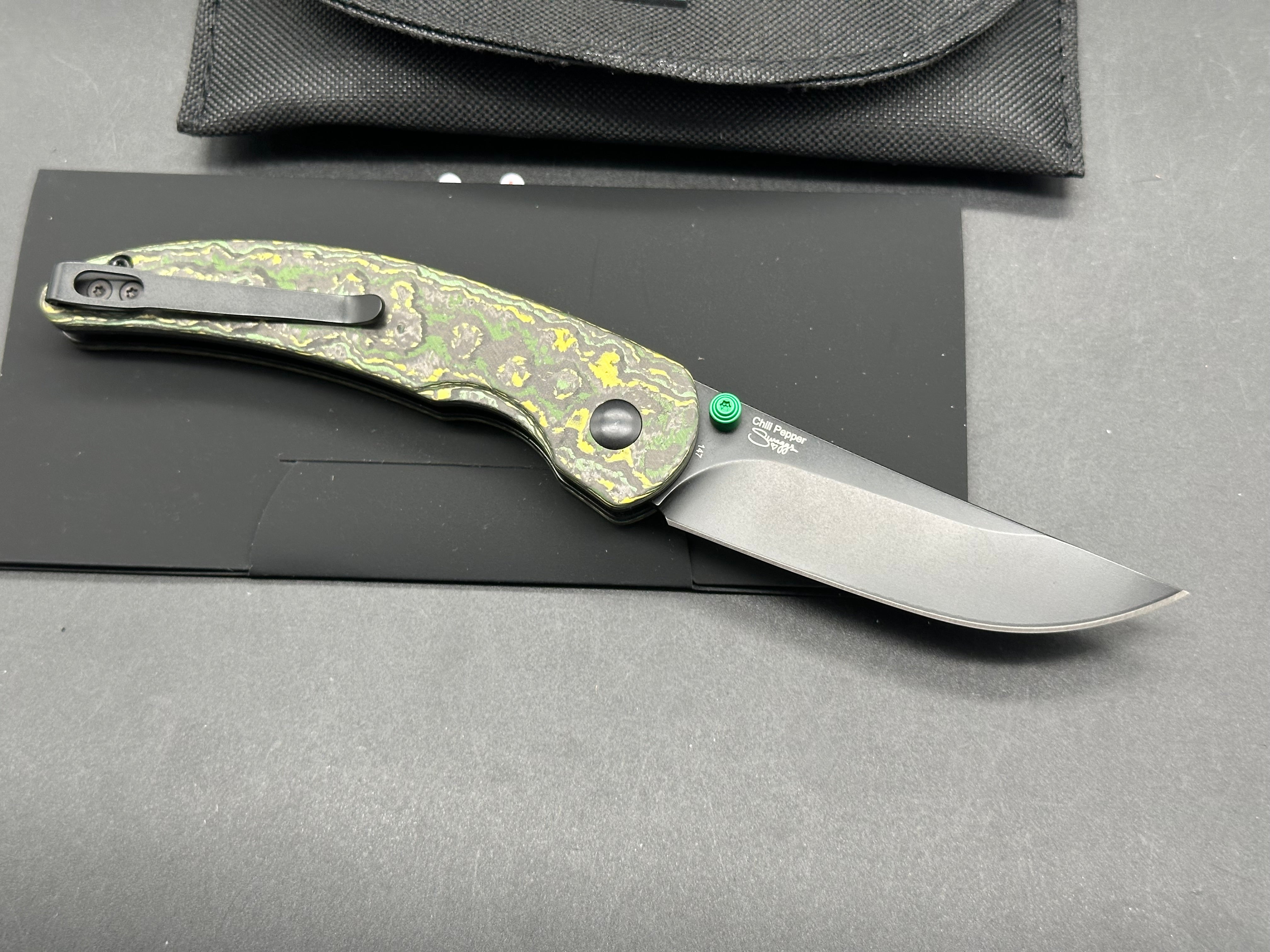 Kizer Chili Pepper Button Lock Knife Toxic Storm Fat Carbon (3" Black)