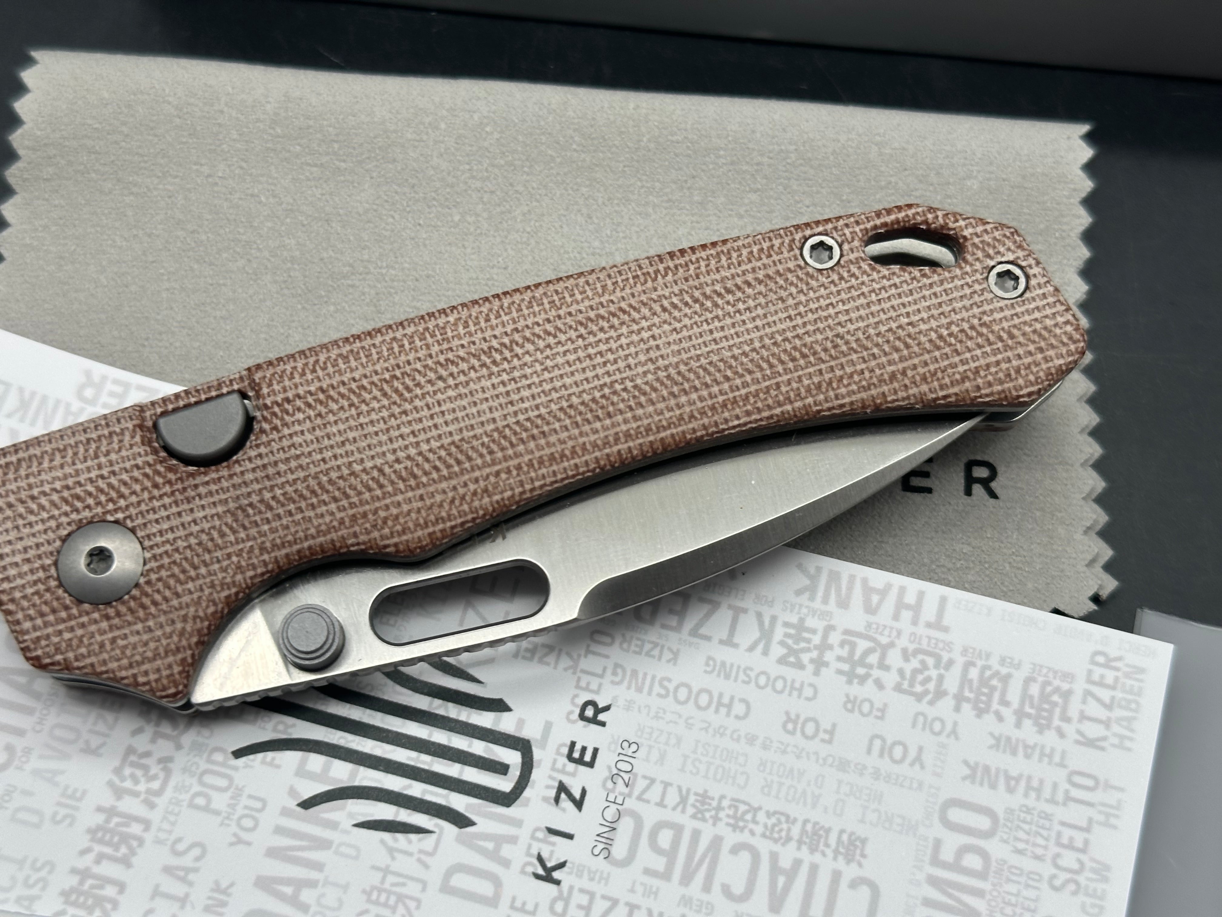 KIZER OUTPOSTER BROWN MICARTA HANDLE NITRO-V DROP POINT PLAIN EDGE