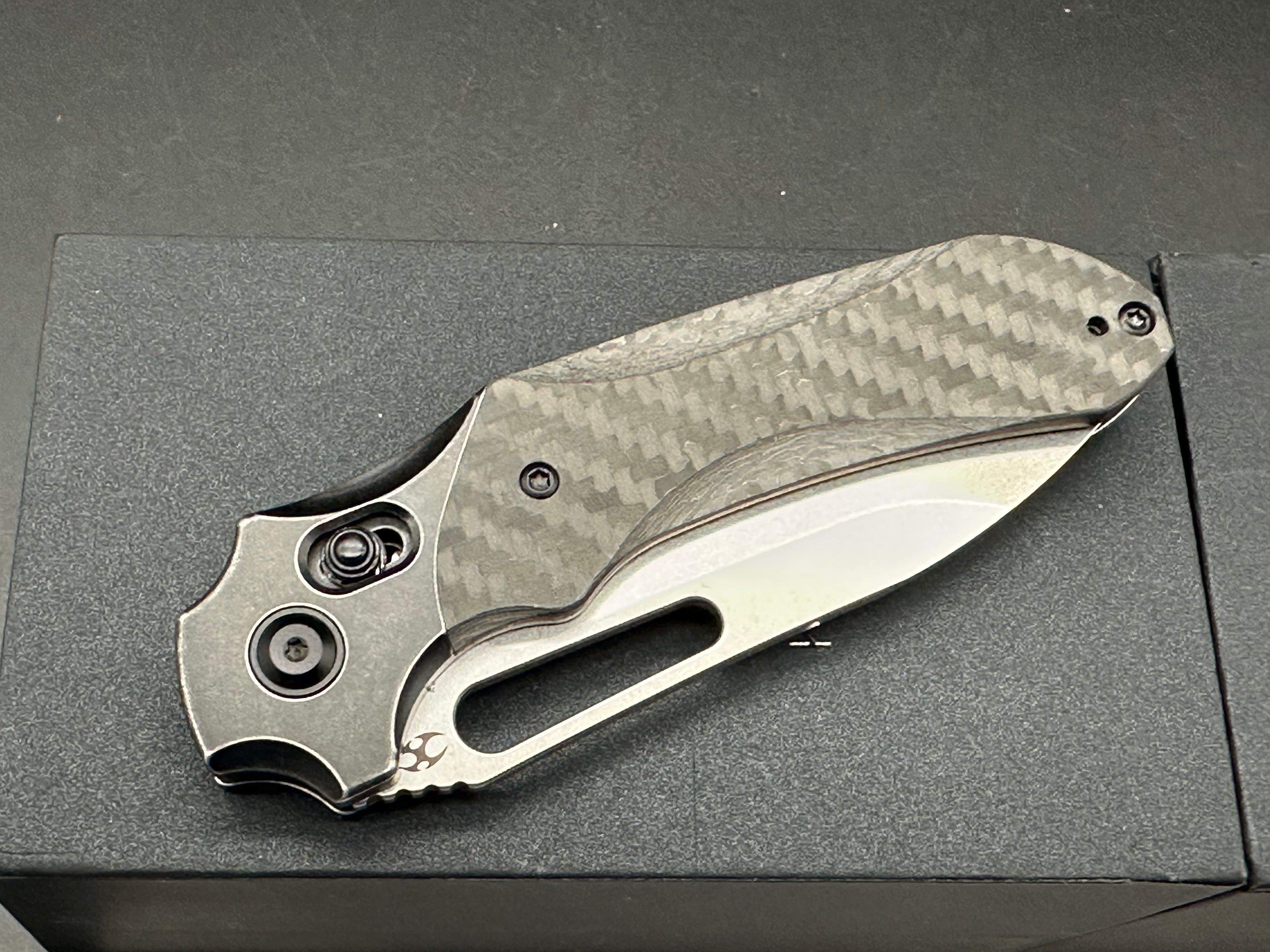 KANSPET QUASAR BLACKWASH TITANIUM/TWILL CARBON FIBER HANDLE 20CV BLADE