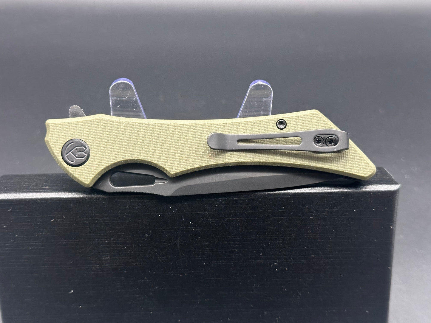 Kubey Raven 3.5" Dark Stonewashed AUS-10 blade OD Green G10 scales