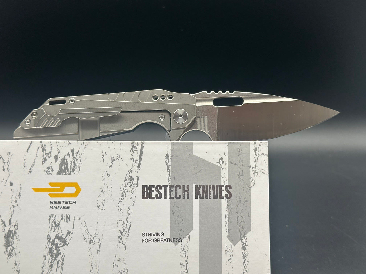 BESTECH SHODAN FOLDER KNIFE CARBON FIBER FRONT & TITANIUM BACK HANDLE