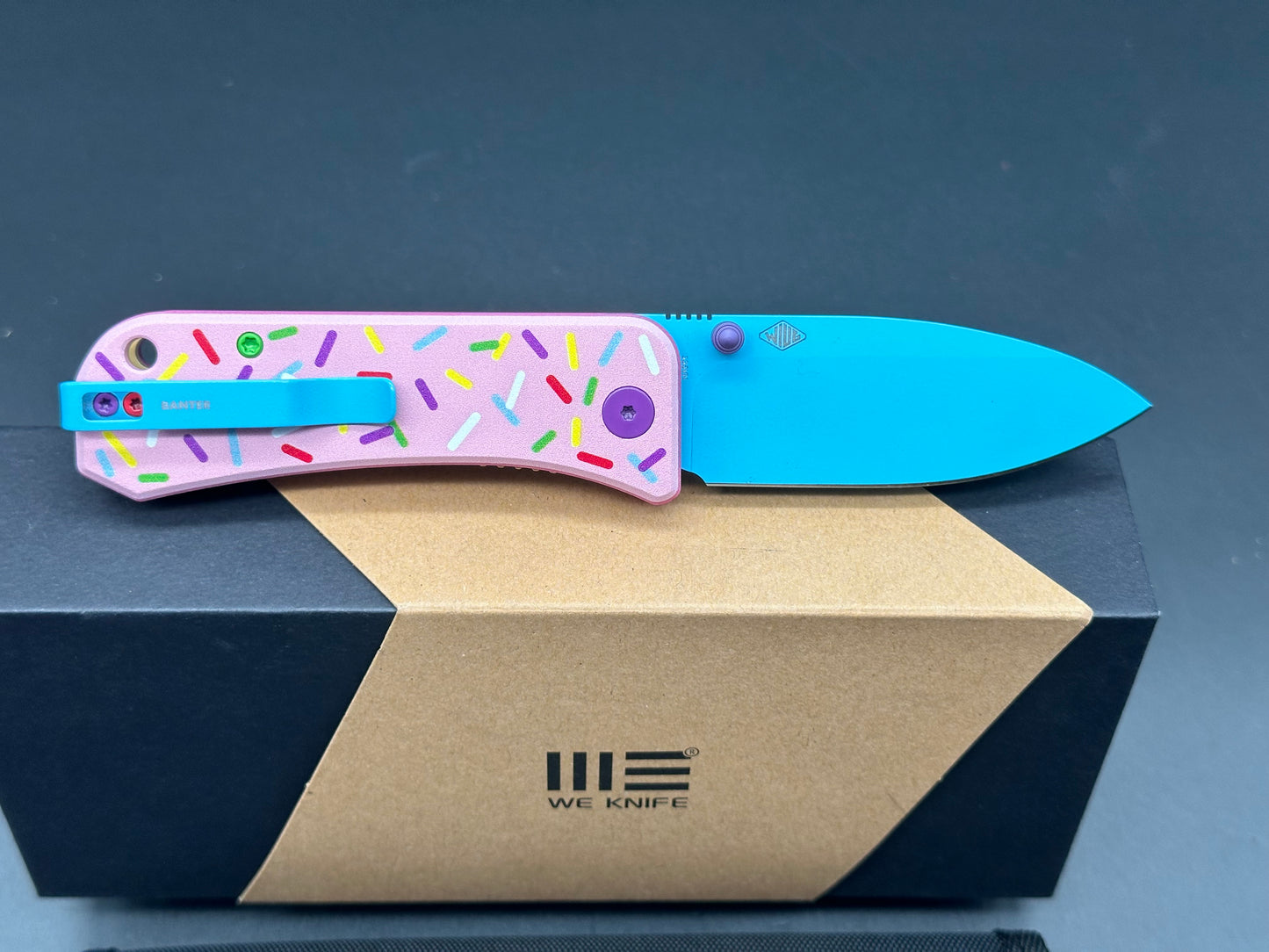 WE Knife Co. Dessert Warrior Banter Knife Pink G-10 (2.9" Blue) Donut