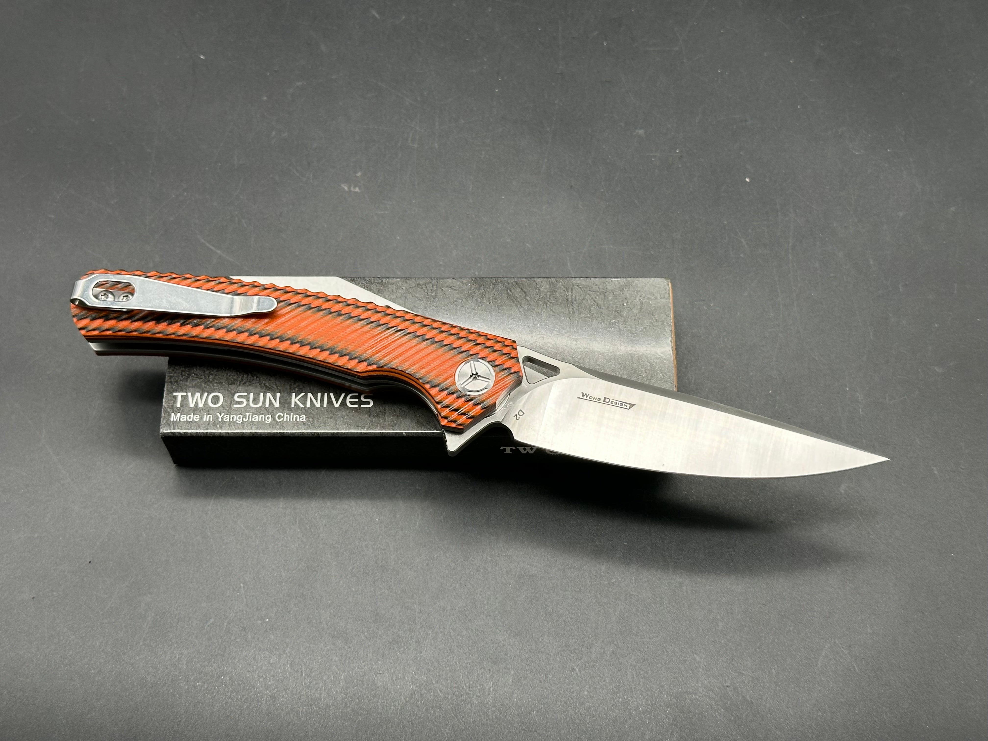 TWOSUN FOLDING KNIFE BLACK/ORANGE G10 HANDLE D2 PLAIN EDGE TS81-OR