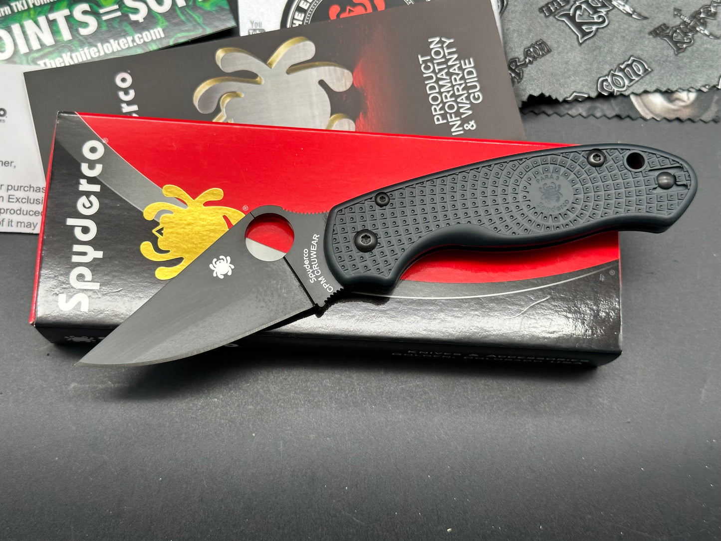 Spyderco Para3 LW Knife Joker Exclusive CrewWare