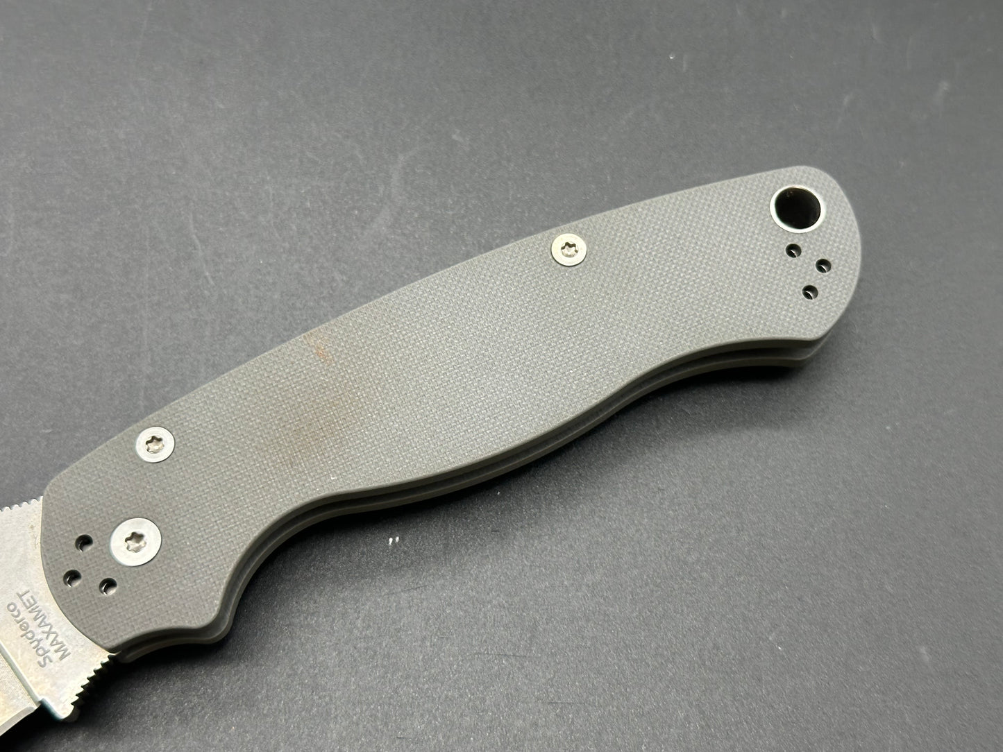 Spyderco Paramilitary 2 Knife Dark Gray G-10 Maximet