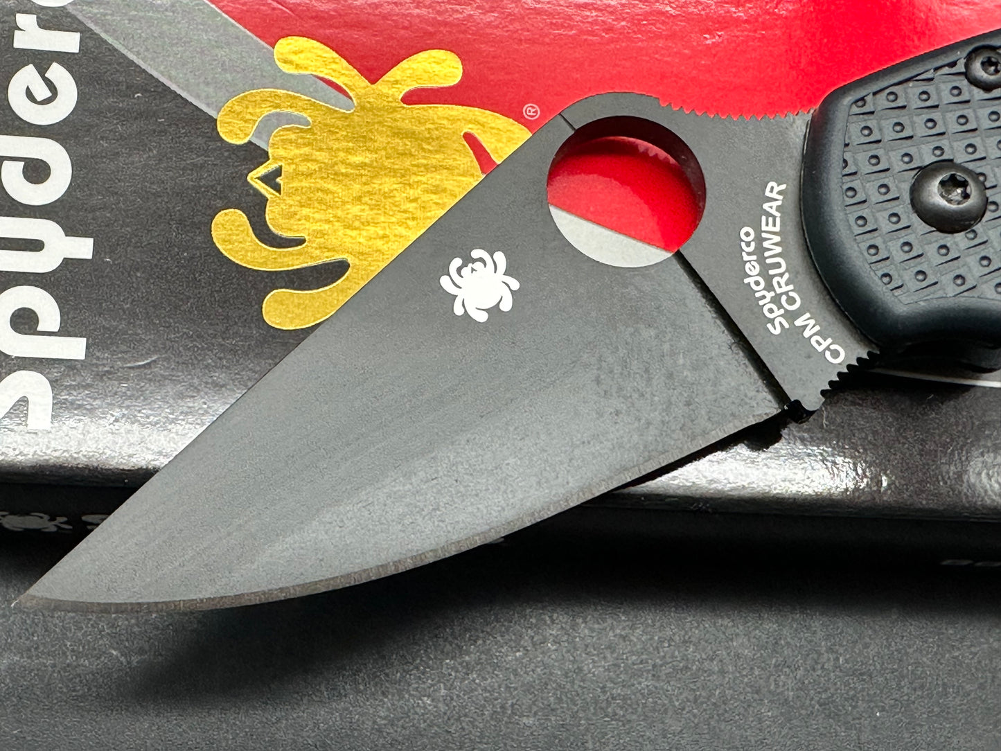 Spyderco Para3 LW Knife Joker Exclusive CrewWare