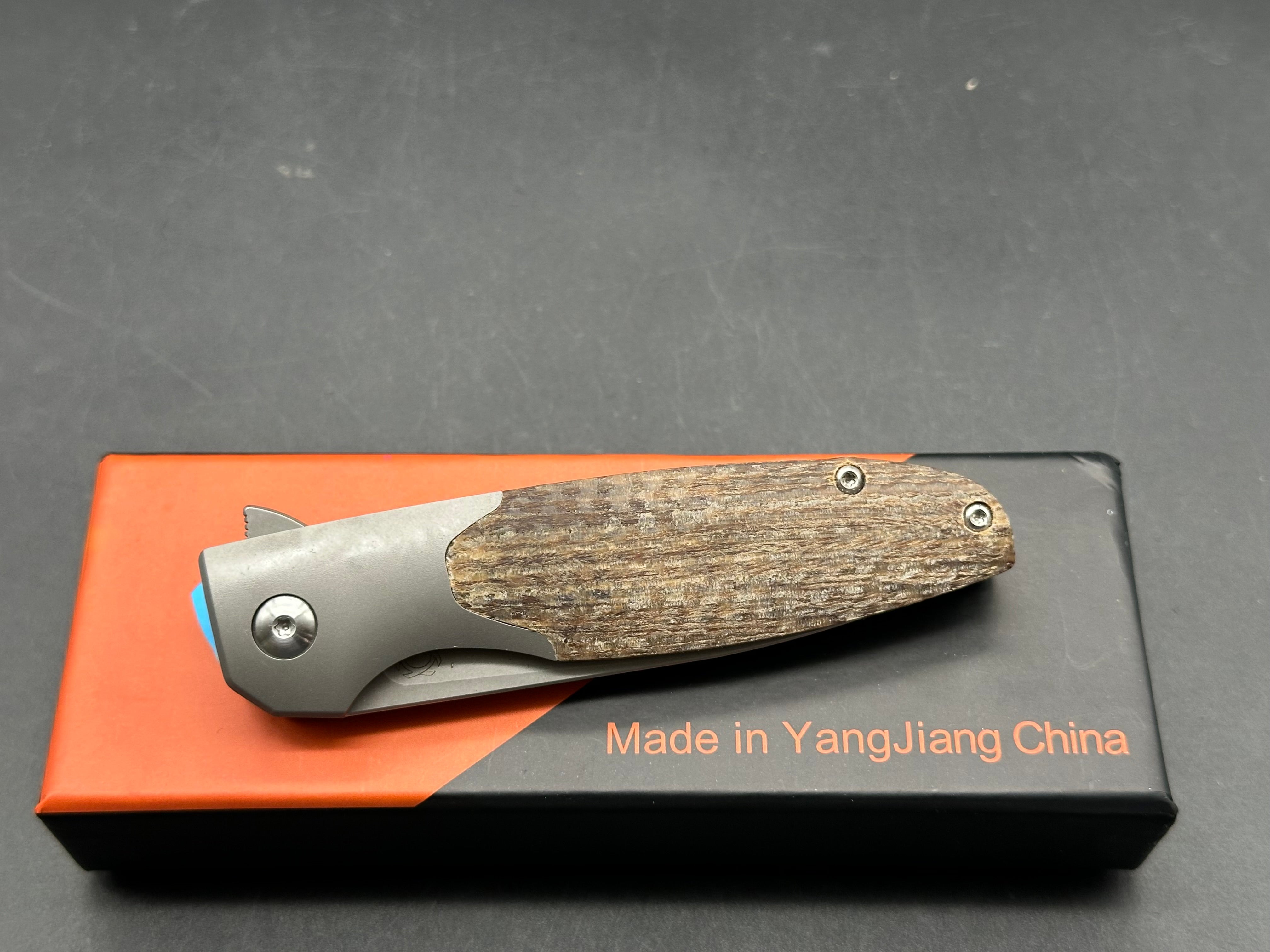 SIXLEAF TITANIUM/LINEN MICARTA HANDLE D2 PLAIN EDGE