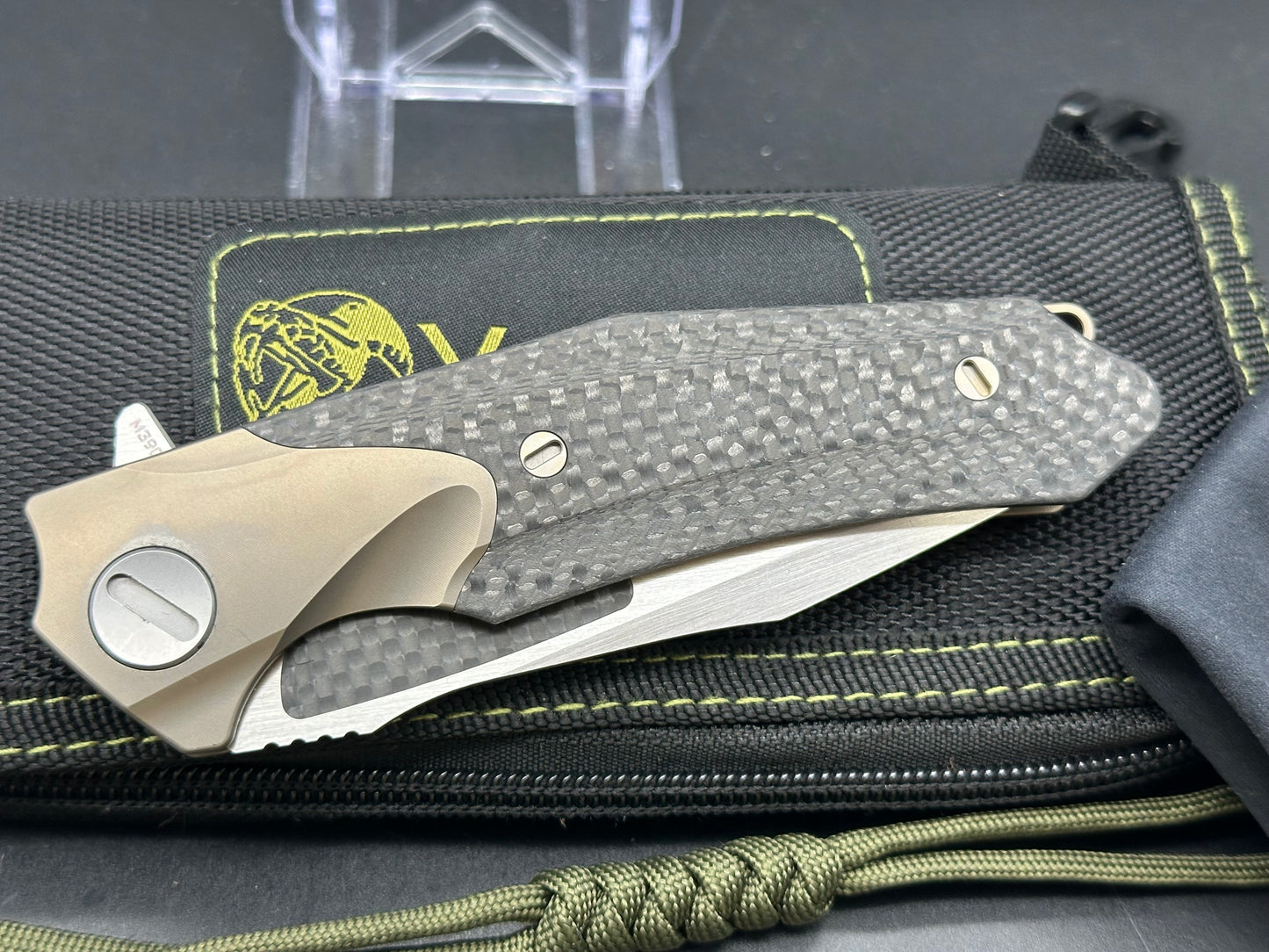 Kevin John Venom Attacker titanium/CF handle w/M390 blade