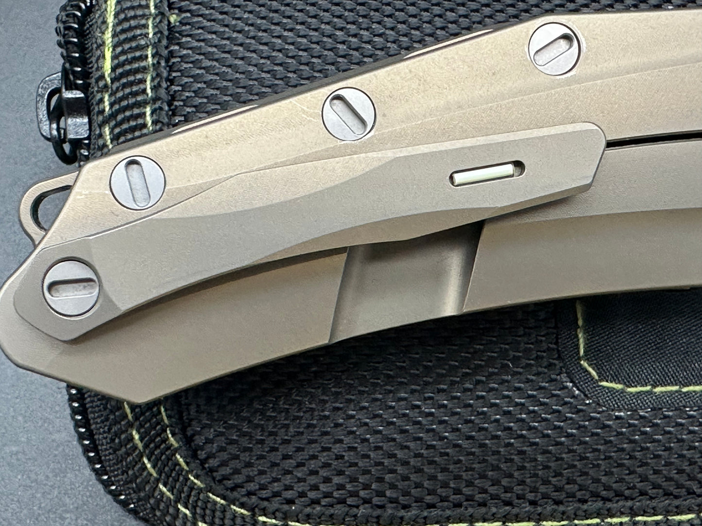 Kevin John Venom Attacker titanium/CF handle w/M390 blade