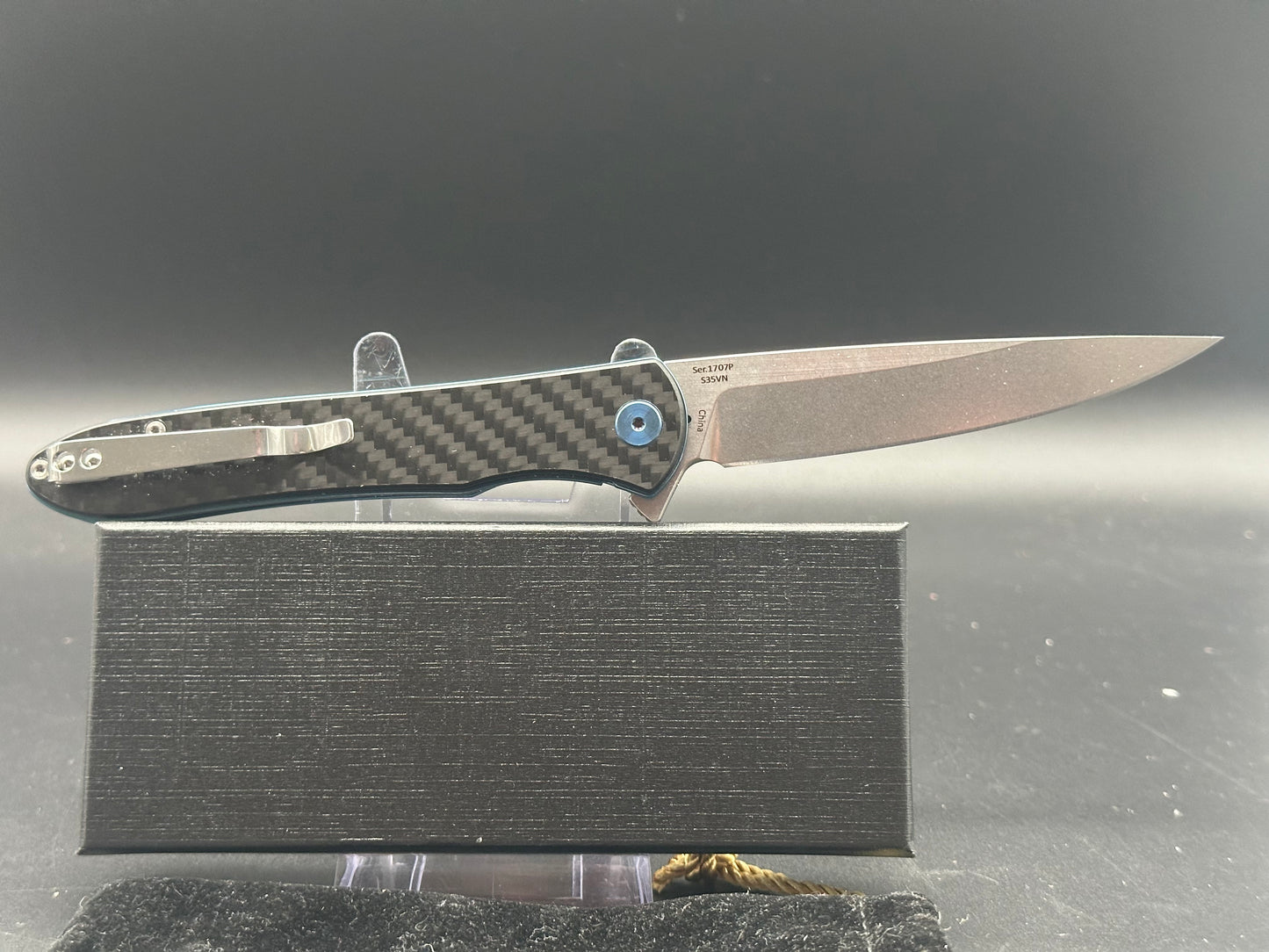 Artisan Cutlery Shark Carbon Fiber/G10 handle w/S35VN blade