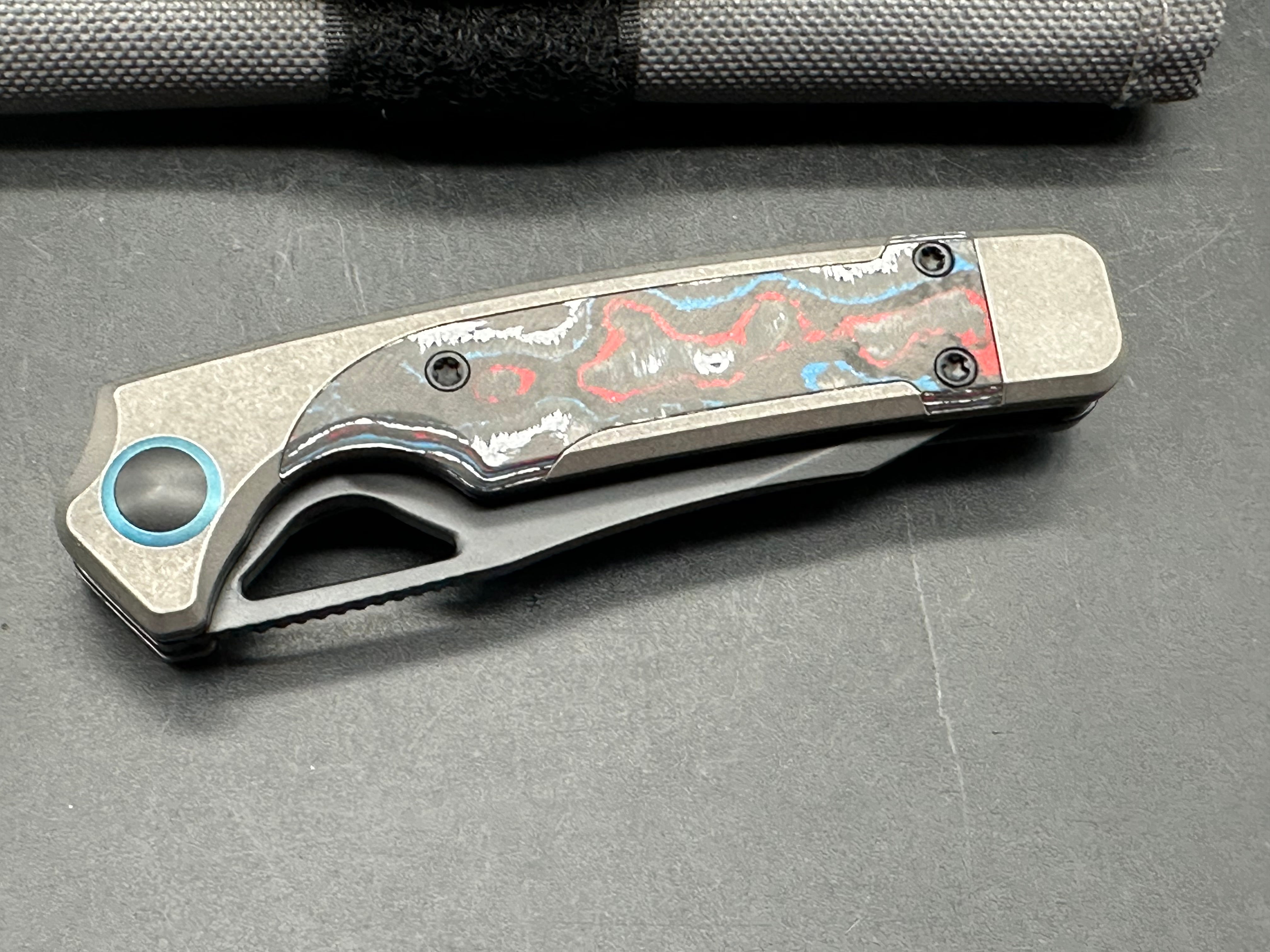Kizer Ara | S45VN | Titanium & Camo Carbon 51/80
