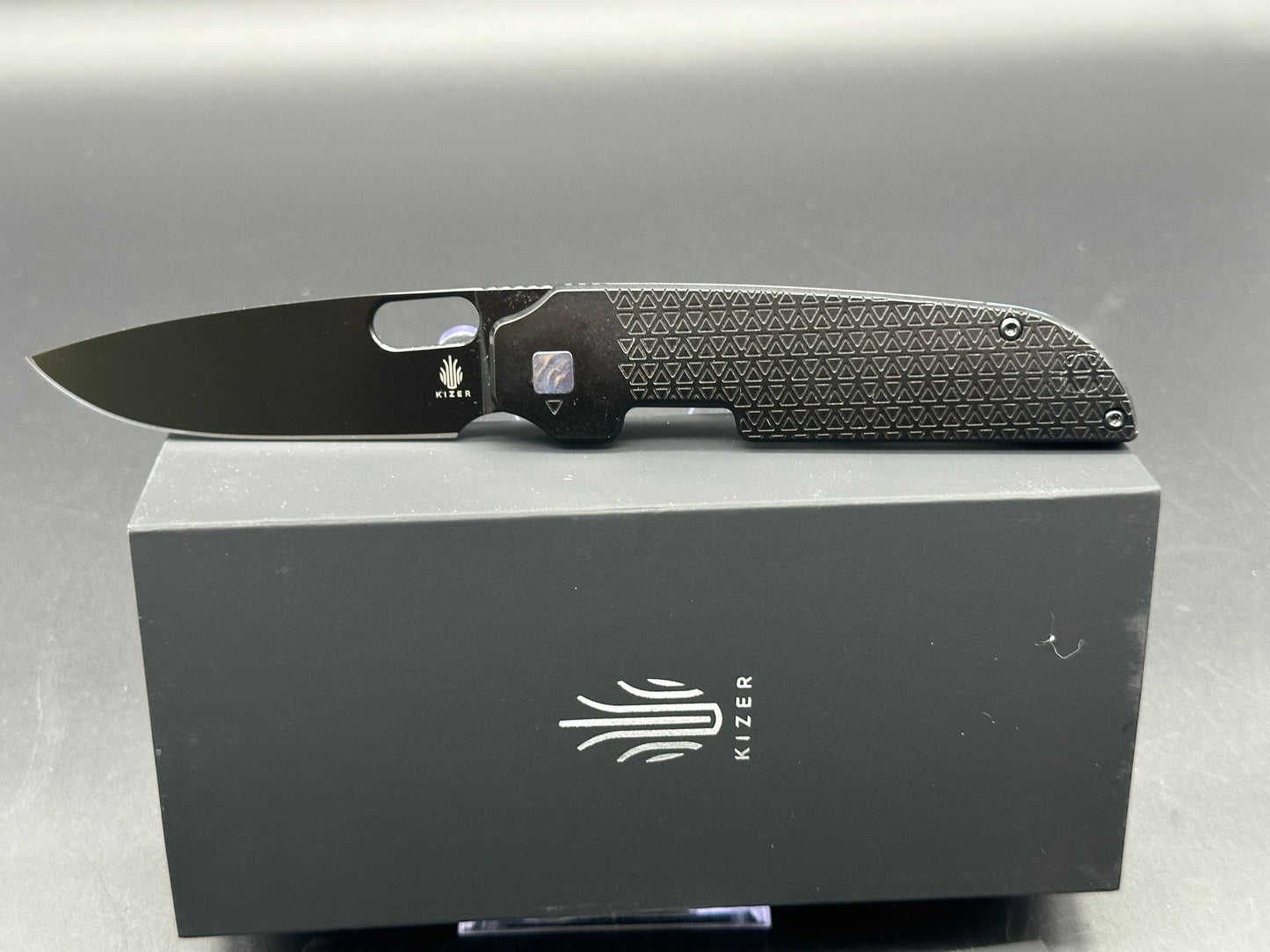 KIZER VARATAS POCKET KNIFE S35VN BLADE FRAME LOCK TITANIUM HANDLE