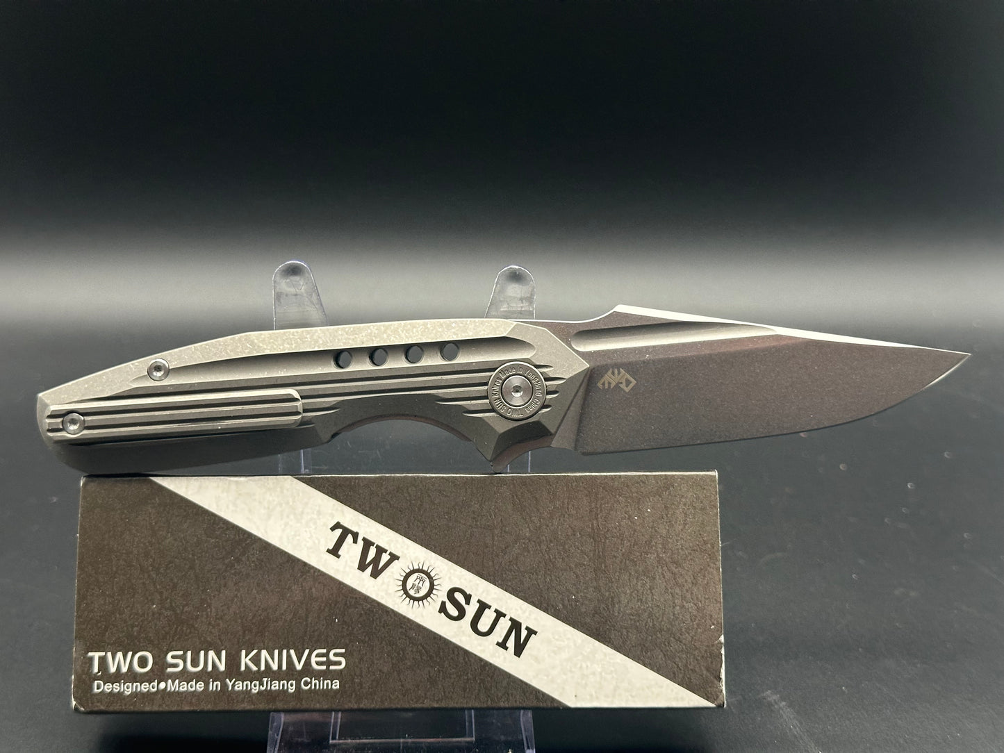 TwoSun TS194 titanium handle w/D2 blade