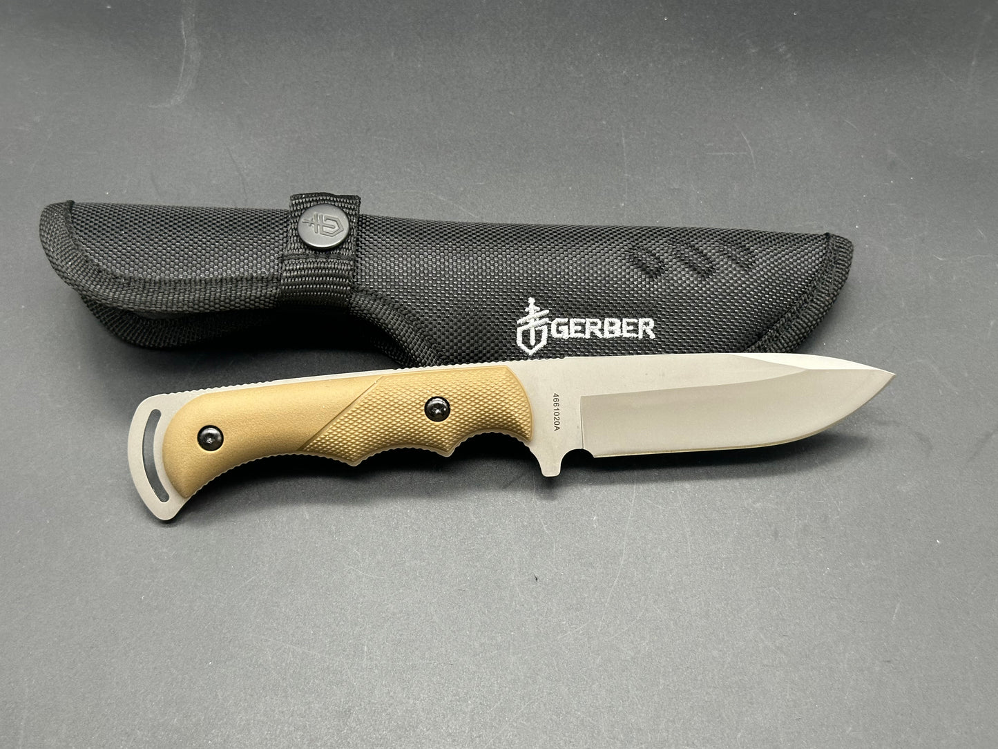 Gerber Freeman 4” Stainless Steel Fixed Blade with Tan G10 and Sheath