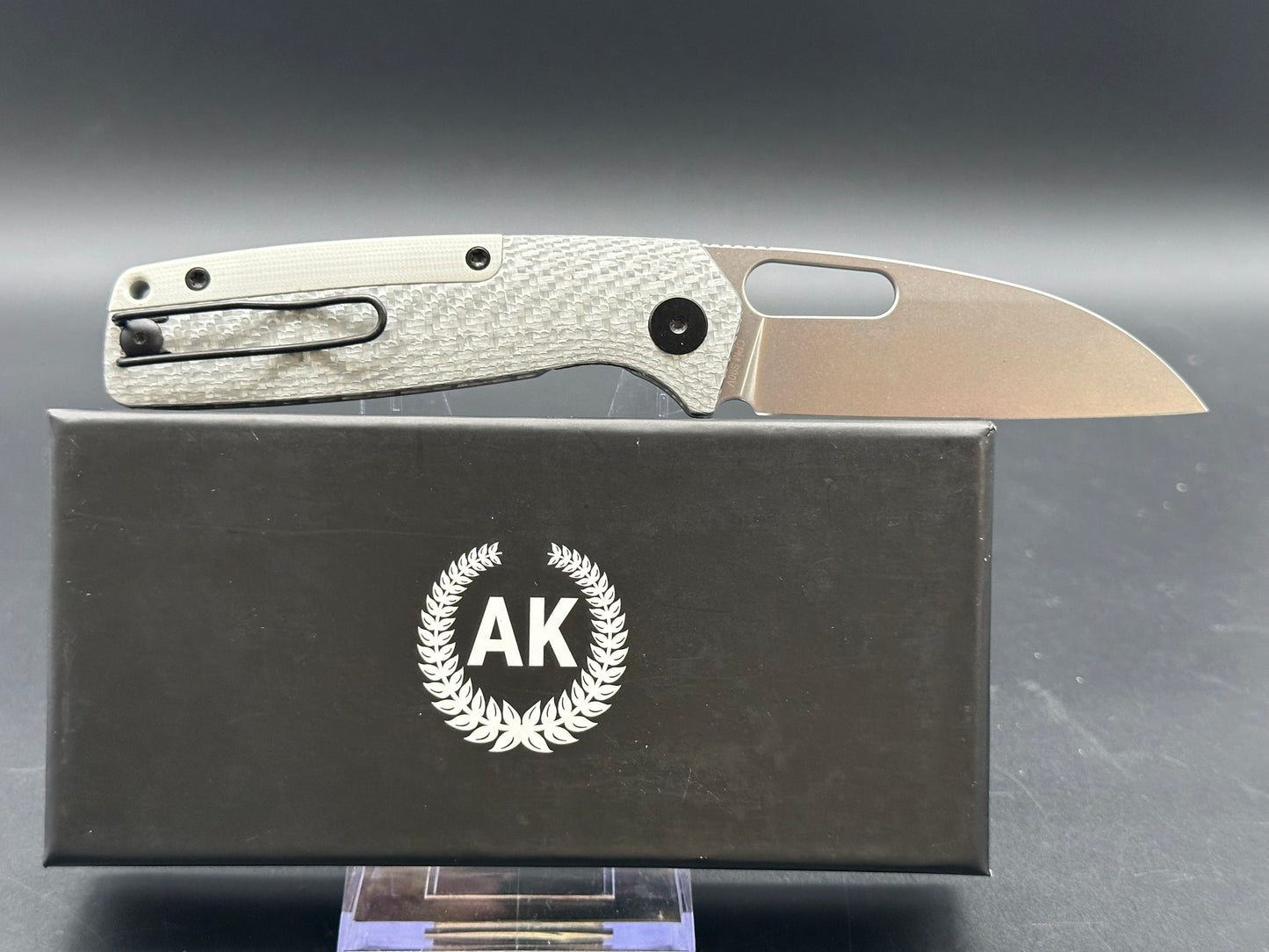 Asher Spiro Silver SS, 3.2" S90V Blade with SIlver Twill Carbon Fiber and G10 Spacer Handle