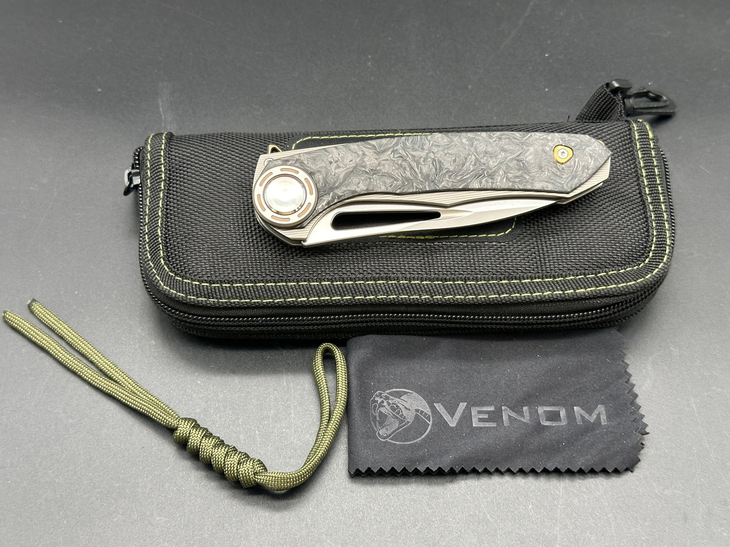 Kevin John Harpoon titanium/CF handle w/M390 blade