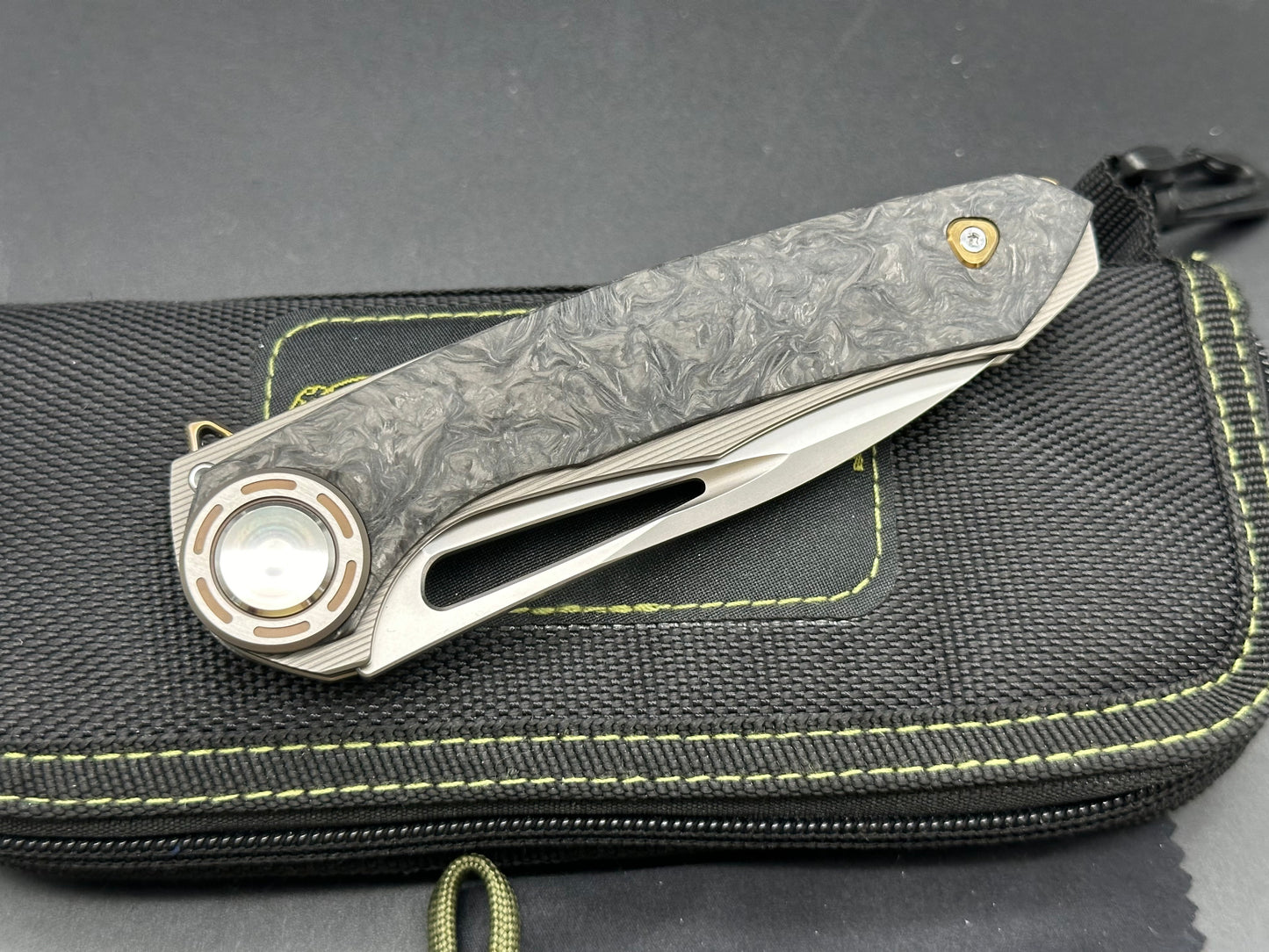 Kevin John Harpoon titanium/CF handle w/M390 blade