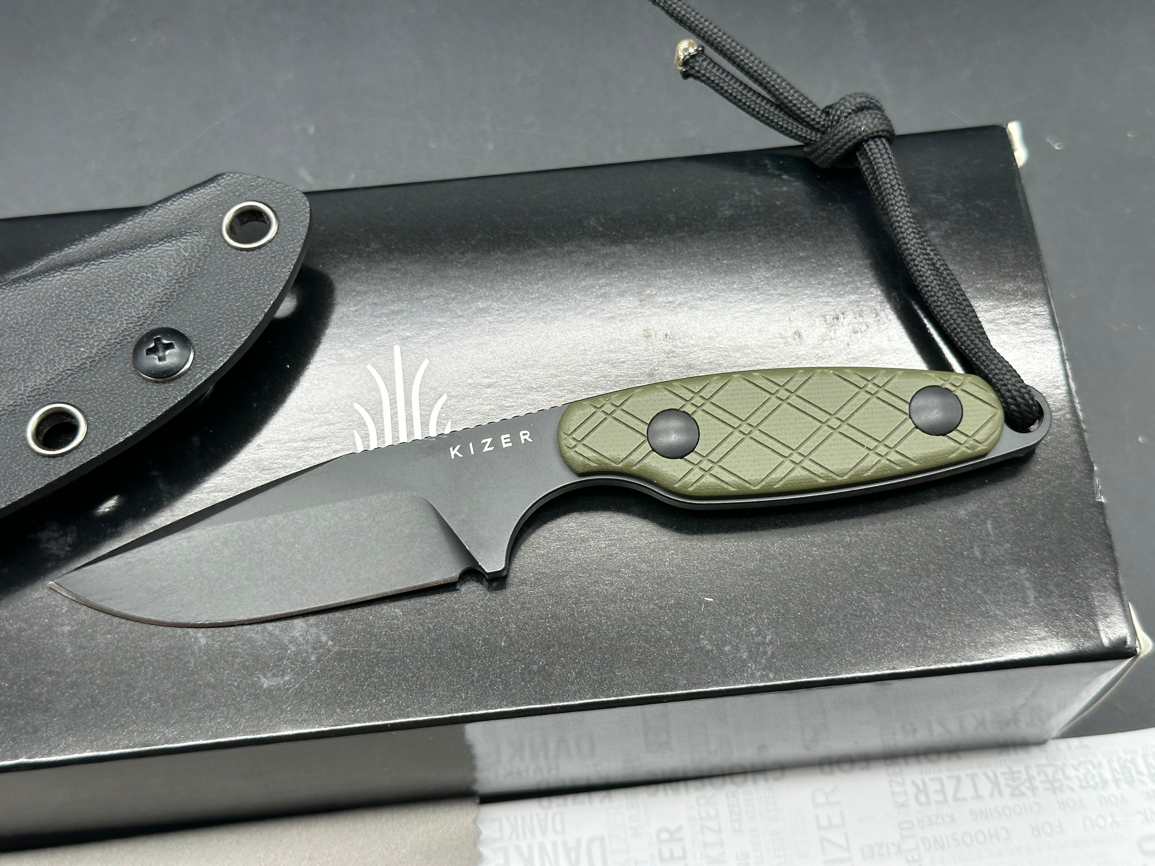 KIZER MUSKRAT FIXED BLADE KNIFE GREEN G10 HANDLE D2 CLIP POINT PLAIN BLACK BLADE
