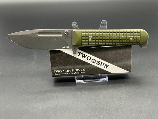 TS394 Wong design, green G10 scales, titanium liners, D2 blade