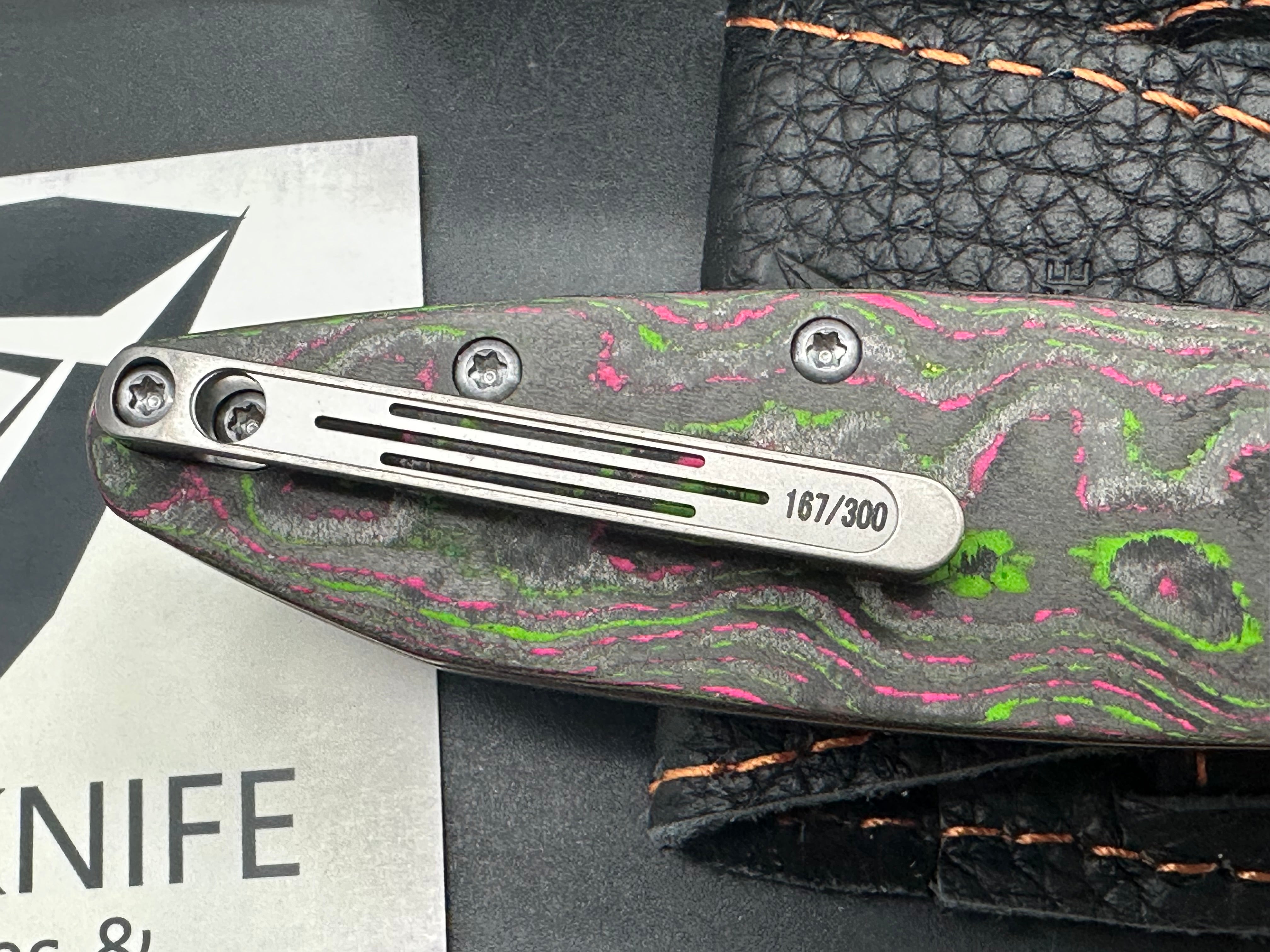 TUYA KNIFE BRIAN EDMONSON BE SEAXY FOLDING KNIFE TITANIUM HANDLE WATERMELON CAMOCARBON S90V BLADE