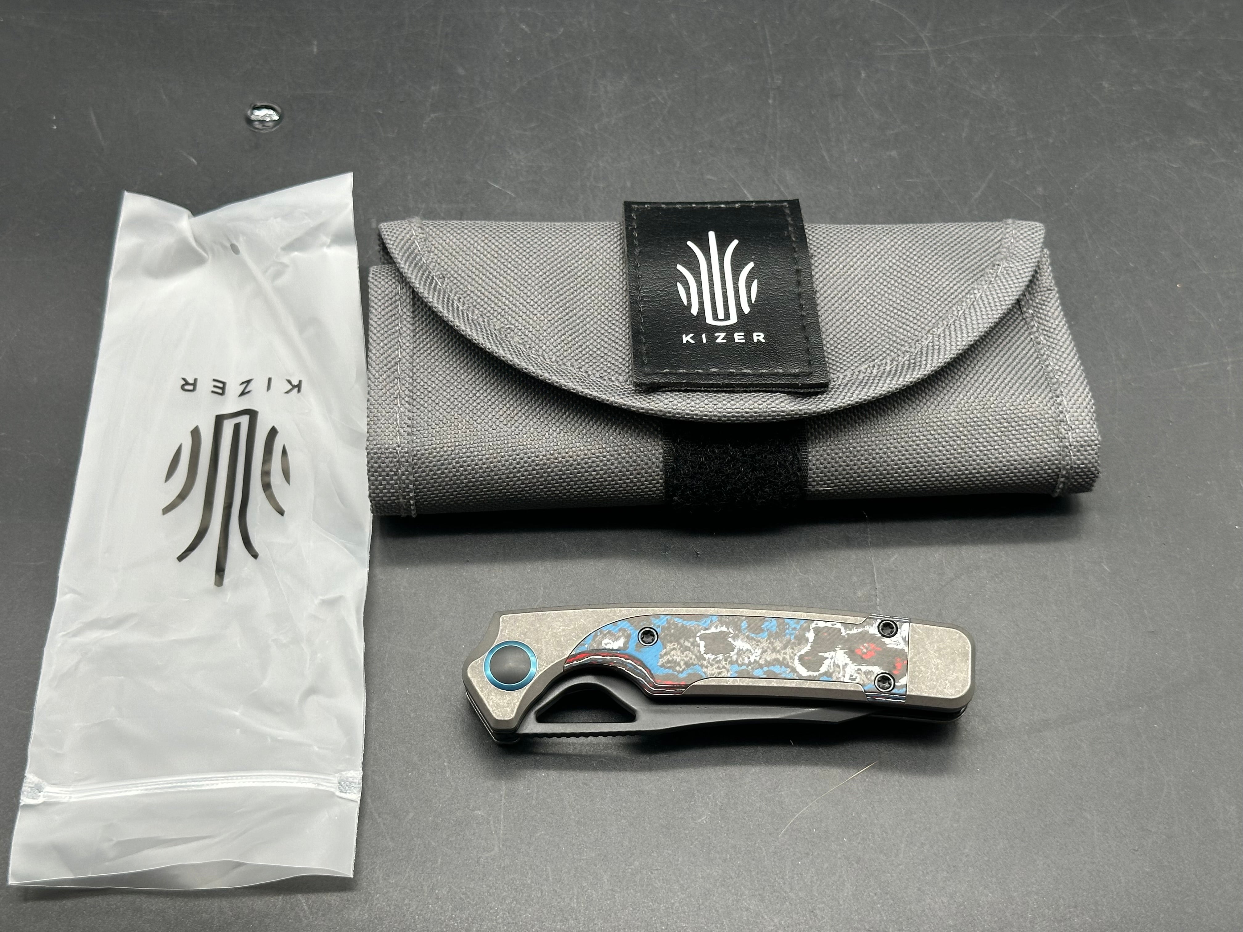 Kizer Ara | S45VN | Titanium & Camo Carbon 54/80