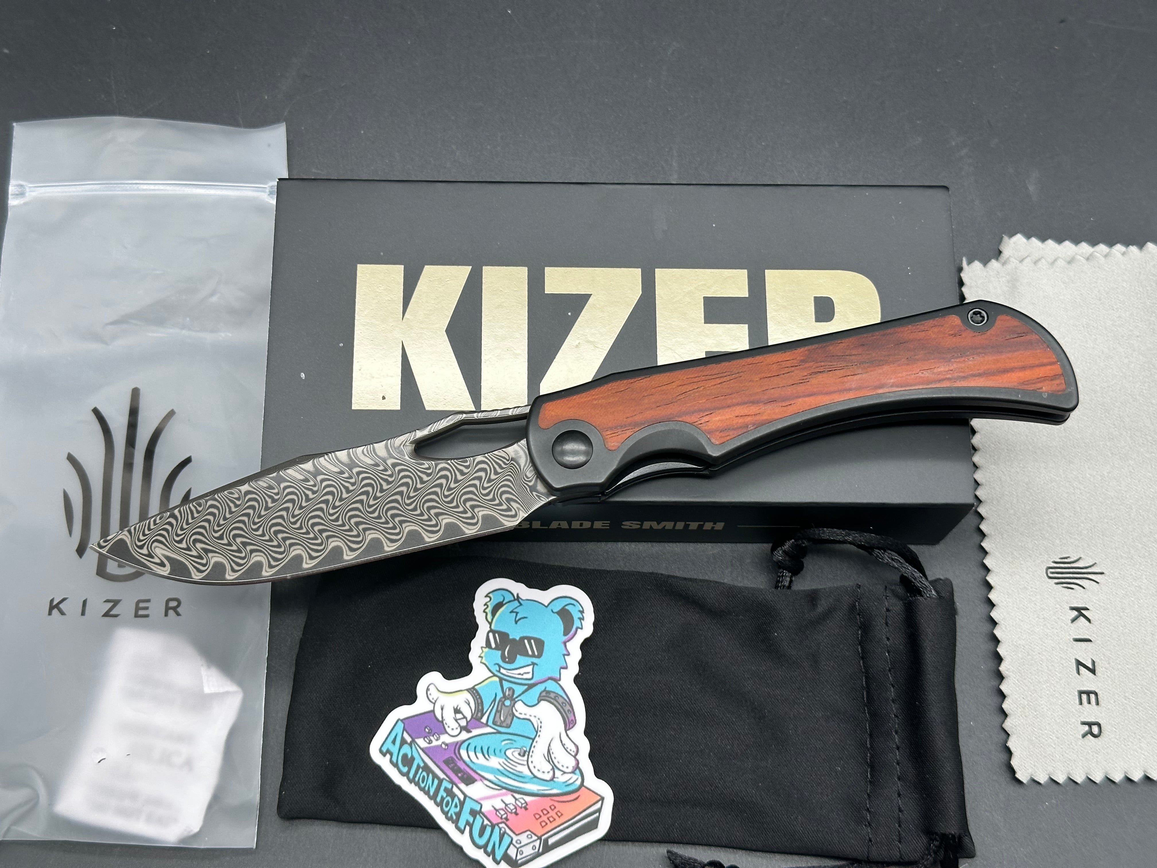 KIZER ALLURE FOLDING KNIFE TITANIUM/PANAMA ROSEWOOD HANDLE DAMASCUS DROP POINT PLAIN EDGE ACID WASH FINISH