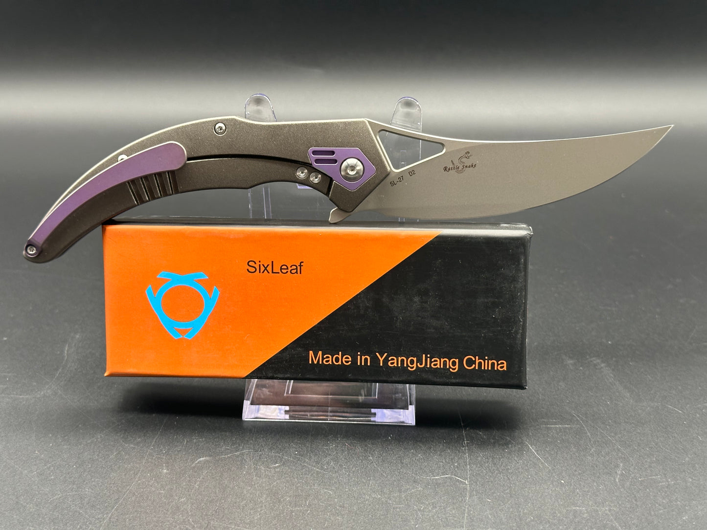 SIXLEAF RATTLE SNAKE DESIGN POCKET KNIFE PLAIN EDGE D2 BLADE SANDWASHED TITANIUM HANDLE