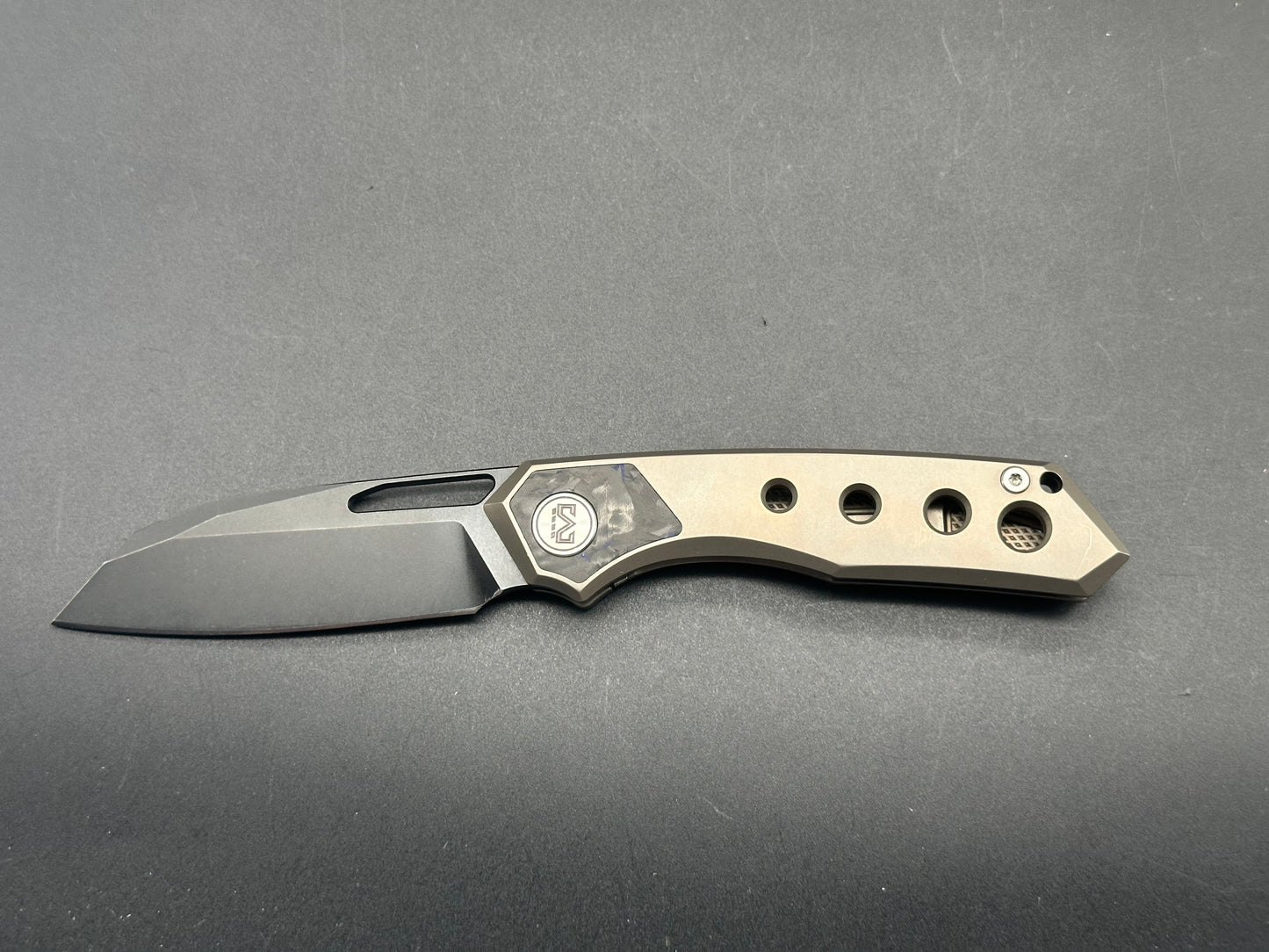 Miguron Keryx M390 Black PVD, Gray TI w/CF inlays