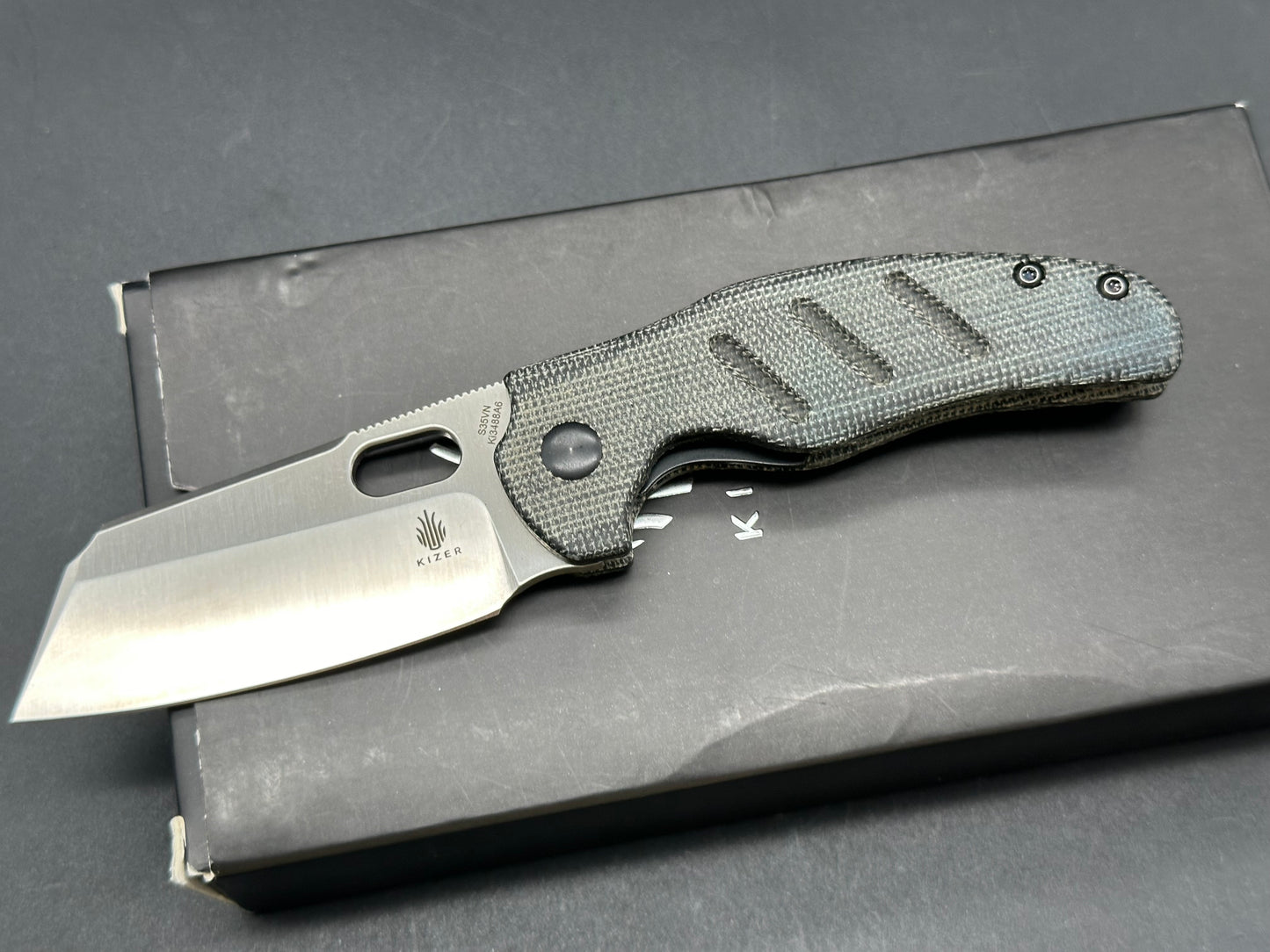 Kizer Vanguard Mini Sheepdog Thumb Hole Knife Micarta handle S35VN