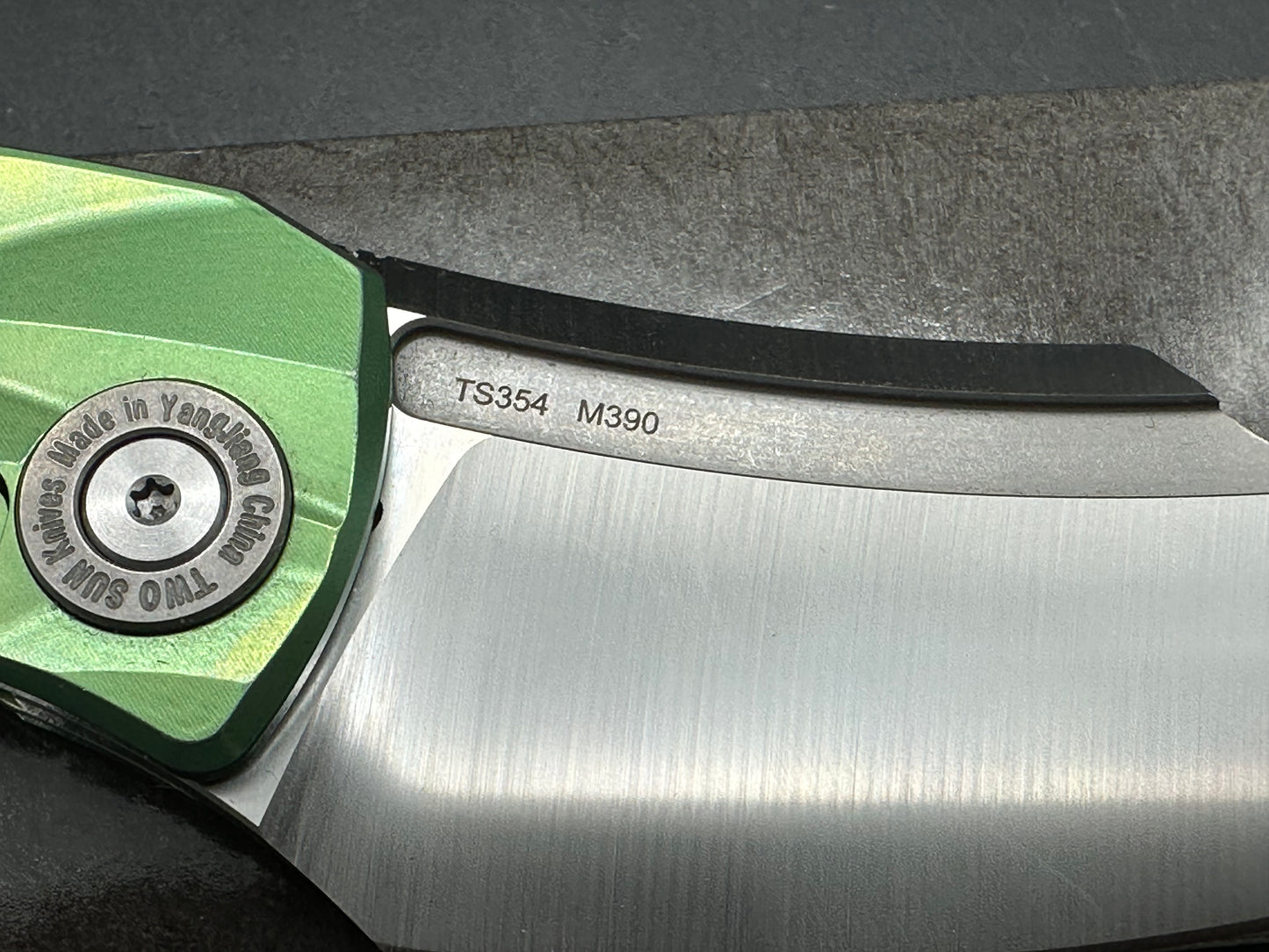 TWOSUN TS354 GREEN TITANIUM HANDLE M390 PLAIN EDGE