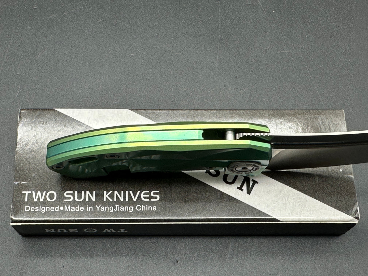 TWOSUN TS354 GREEN TITANIUM HANDLE M390 PLAIN EDGE