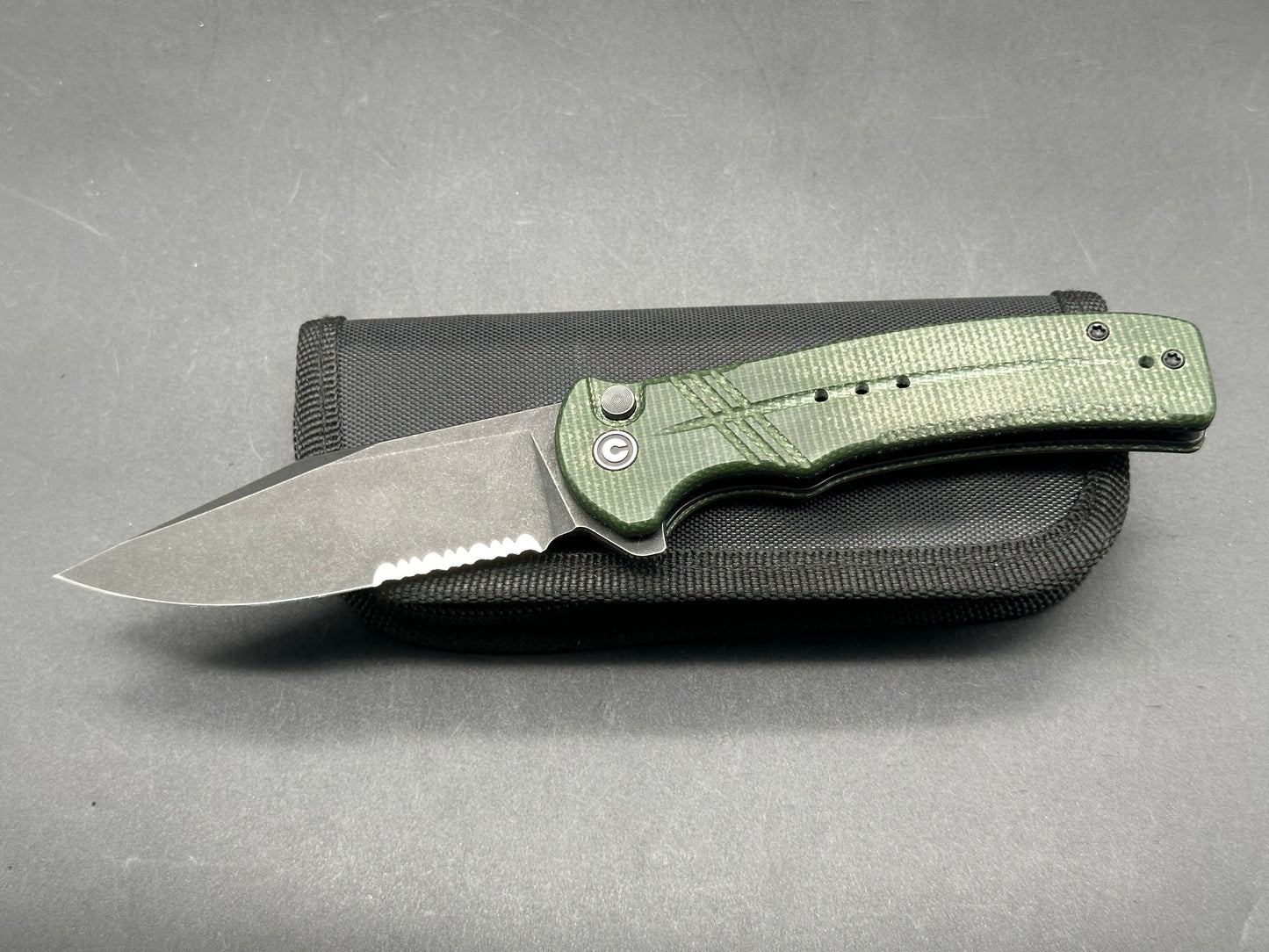 Civivi Cogent Green Micarta scales