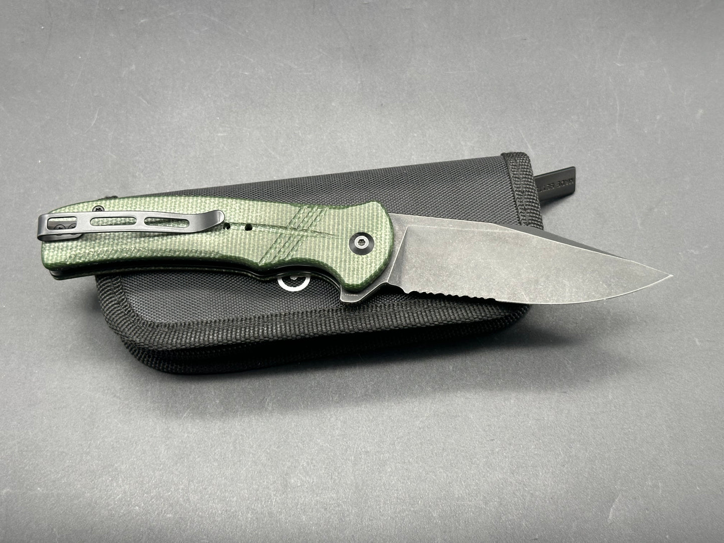 Civivi Cogent Green Micarta scales