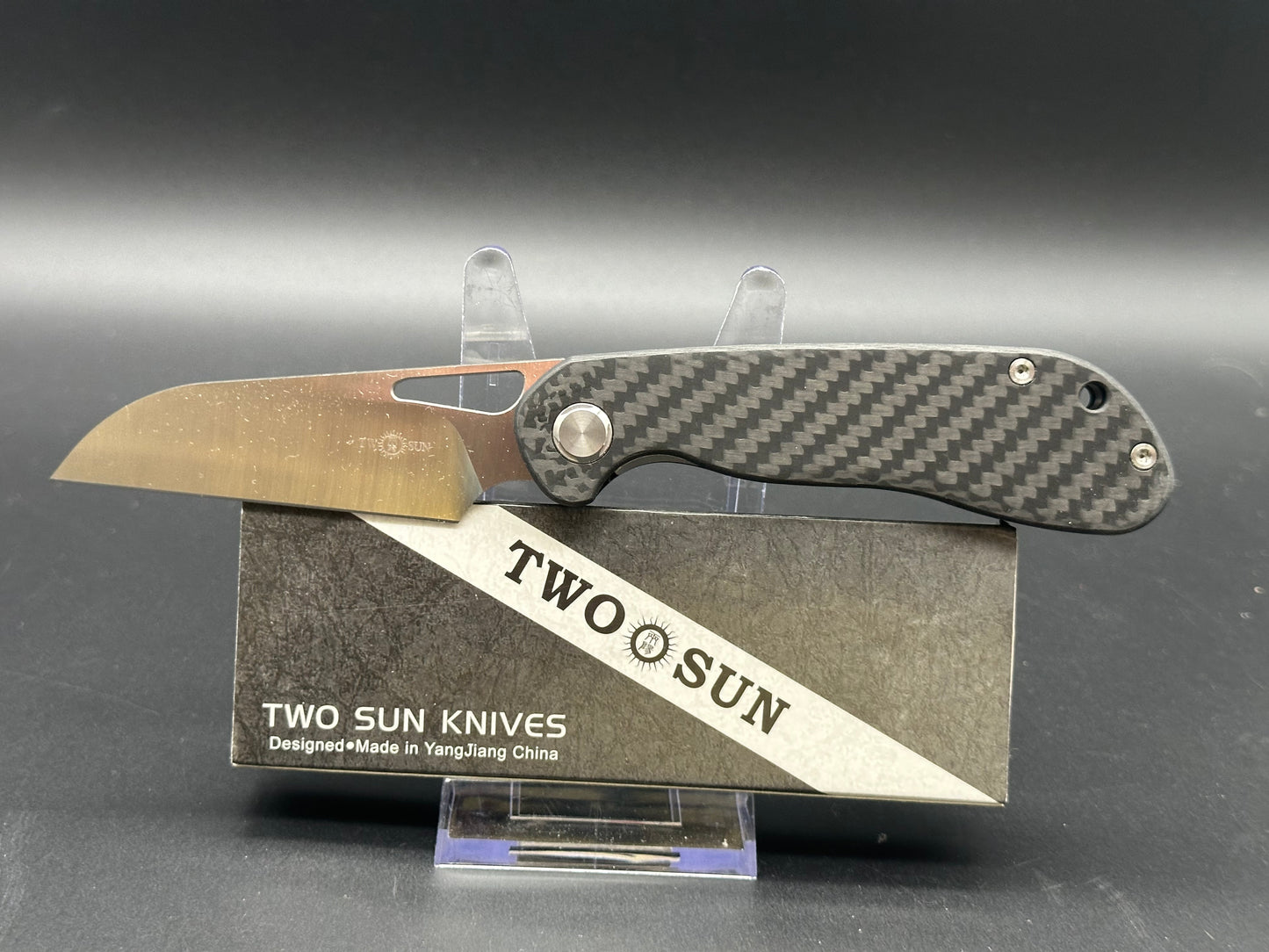 TwoSun TS262 Carbon Fiber scales w/M390 blade