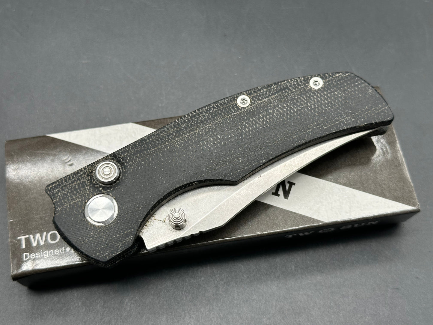 TWOSUN BUTTON LOCK BLACK LINEN MICARTA HANDLE D2 PLAIN EDGE TS398