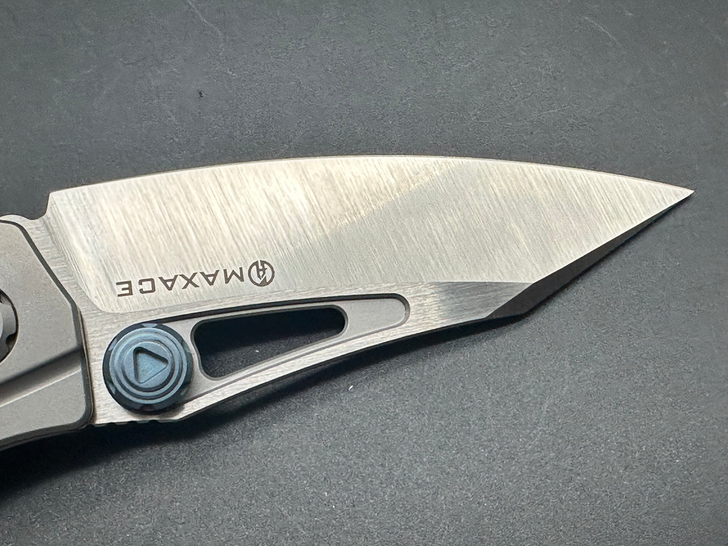 Maxace MBB01 "Babylon" , M390 Satin, gray TI