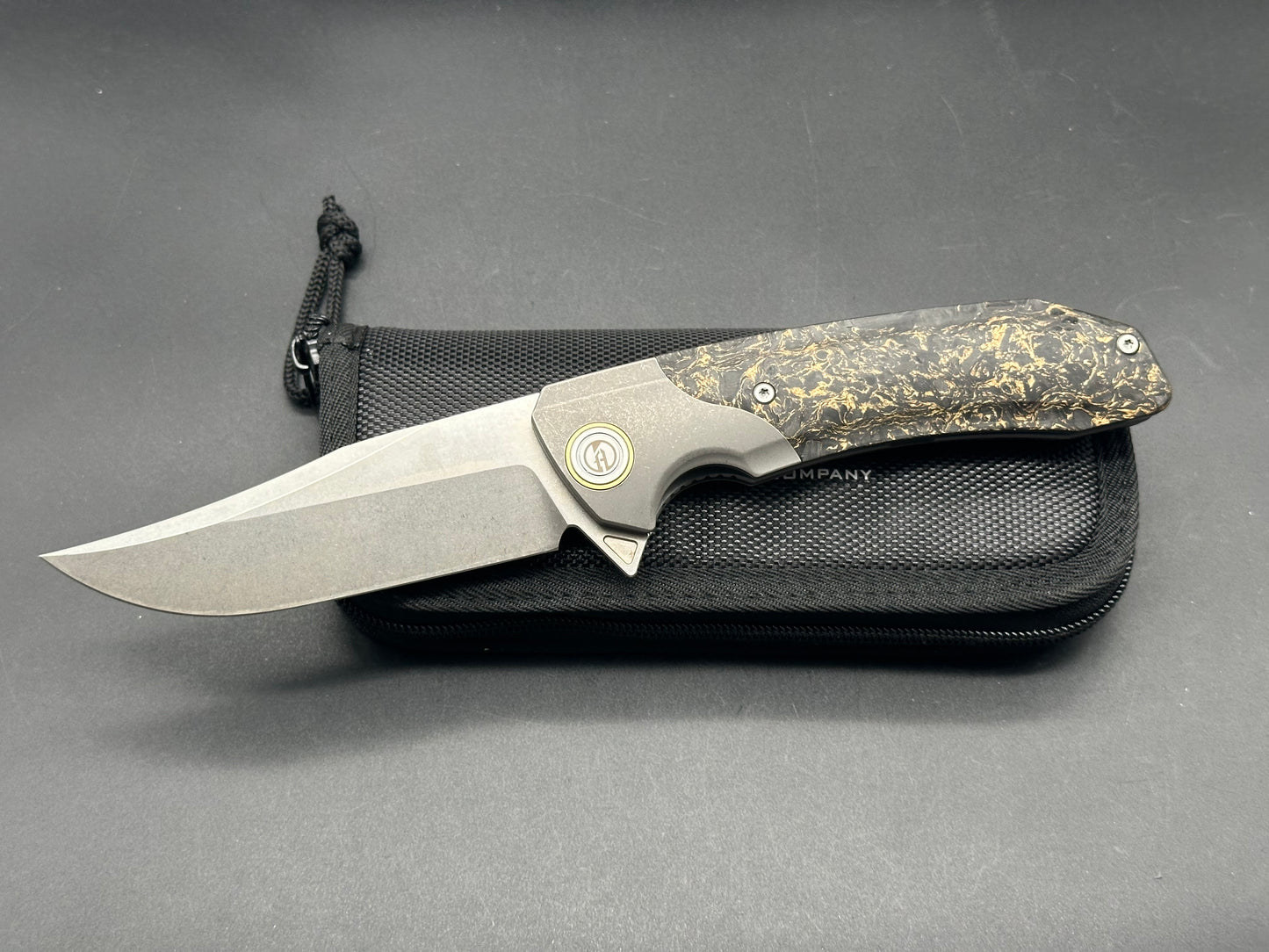 Maxace Goliath 2.0 CPM S90V Bowie folding knife, gold shred carbon fiber