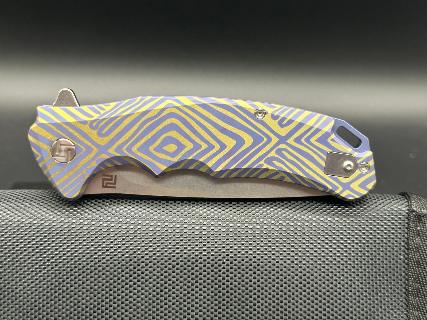 Artisan Cutlery Traditional S35VN SW Drop Point, Gold and Blue Anodized TI Handle