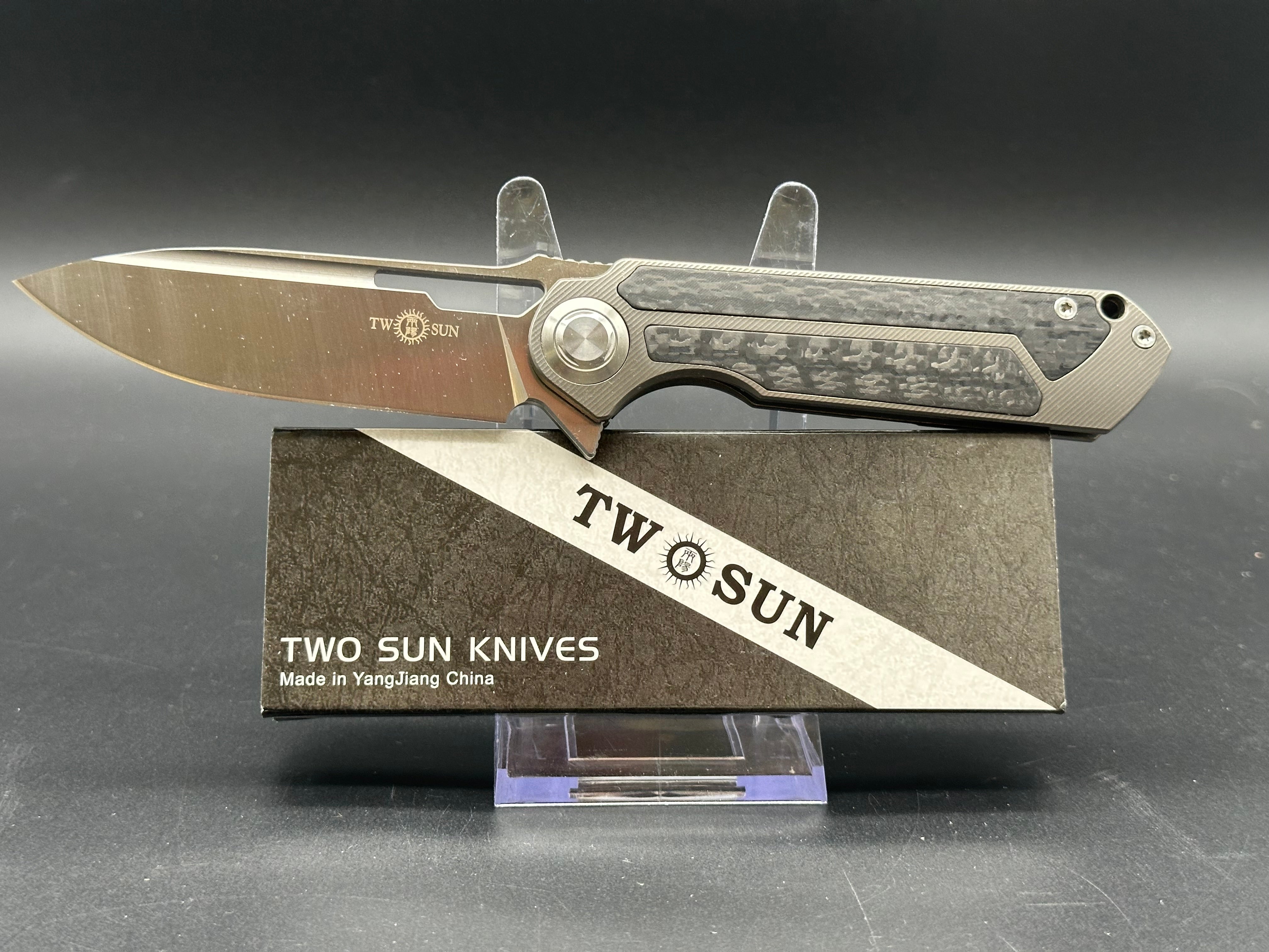 TWOSUN TS226 FOLDING KNIFE BLACK TITANIUM/CARBON FIBER HANDLE