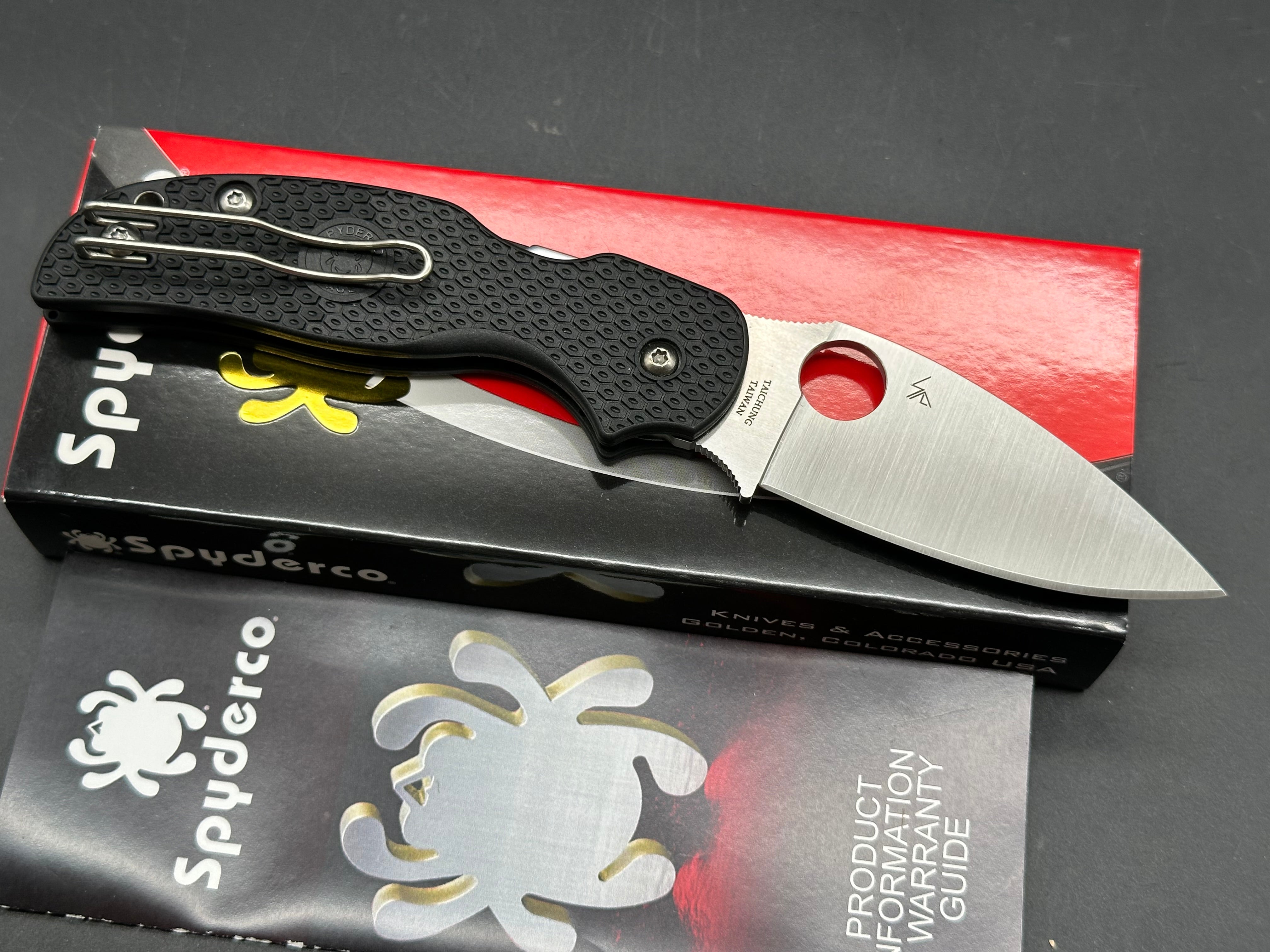 Spyderco Sage 5 Lightweight, 3" CPM S30V Satin Blade with Black FRN Scales