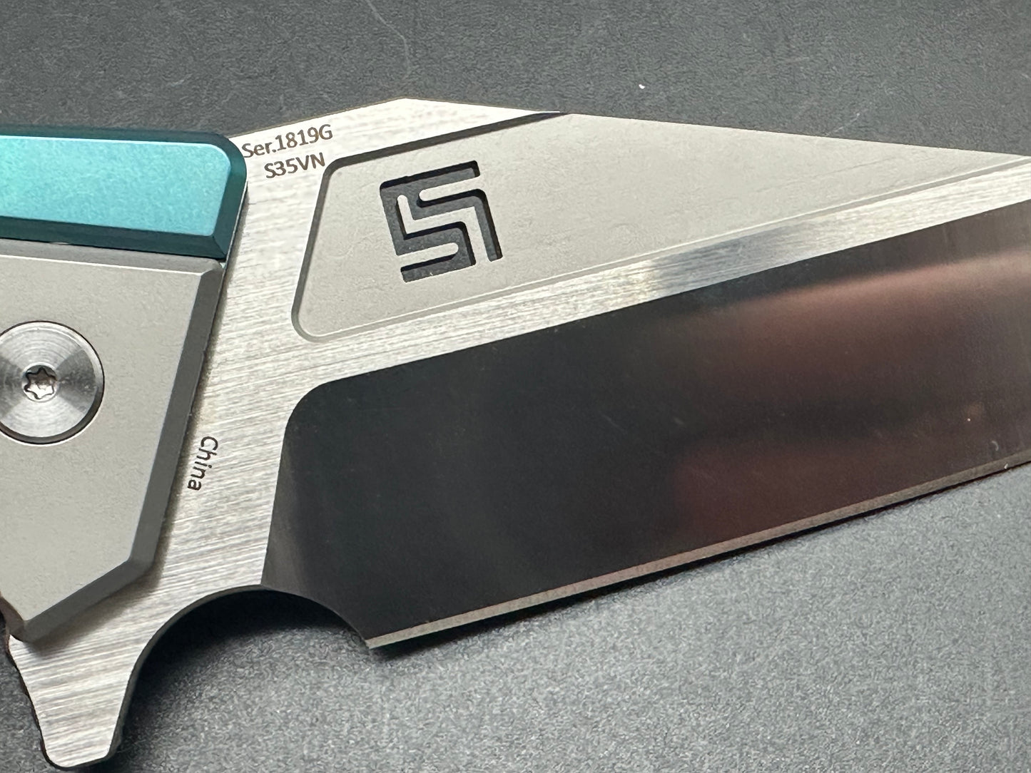 Artisan Cutlery Ravine S35vn Satin Wharncliffe, Green/Gray TI Handles