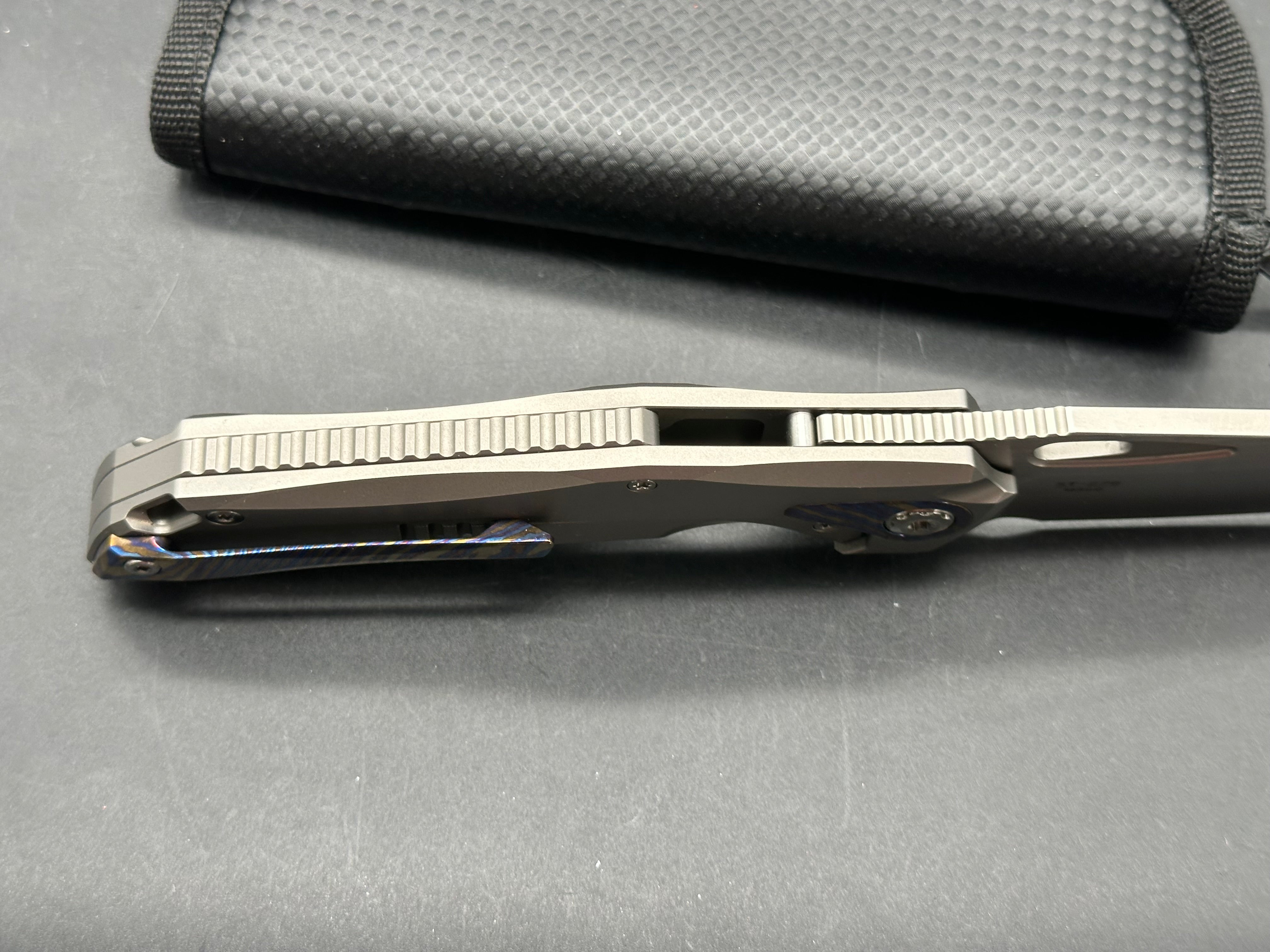 Sitivien ST 276 M390 Steel blade with Timascus inlays