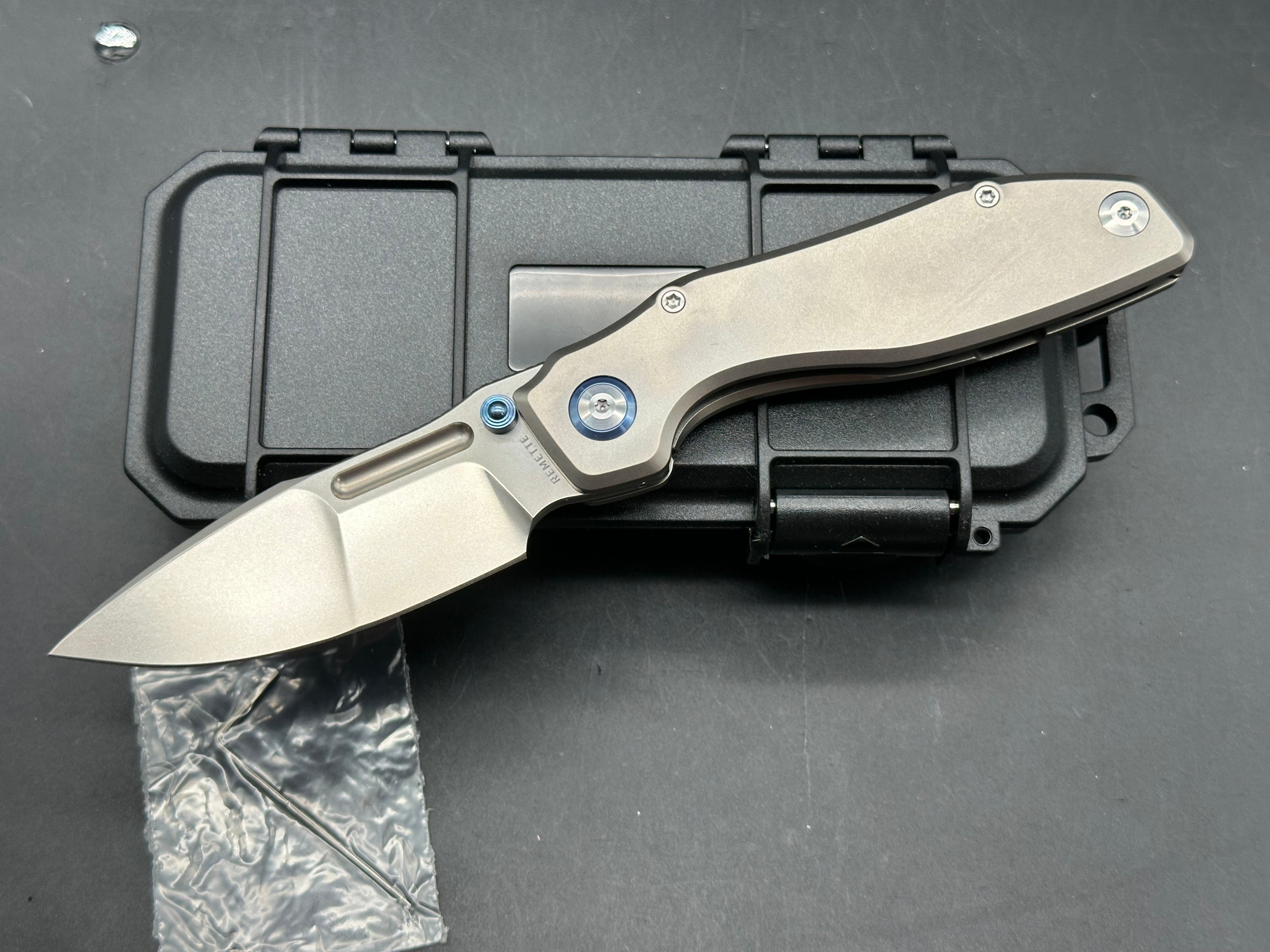 REMETTE RT-TwoFace Knife Titanium Handle M390 Blade (Silver)