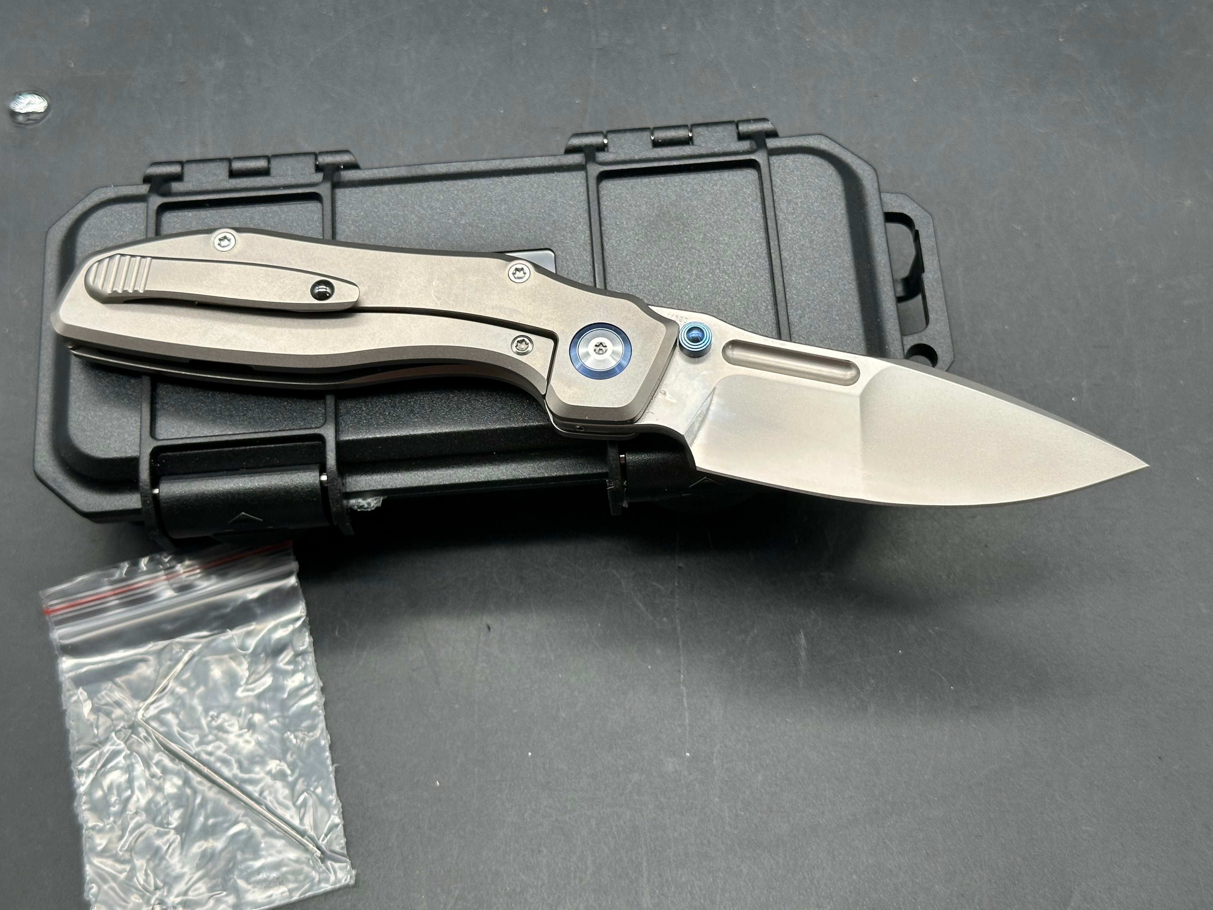 REMETTE RT-TwoFace Knife Titanium Handle M390 Blade (Silver)