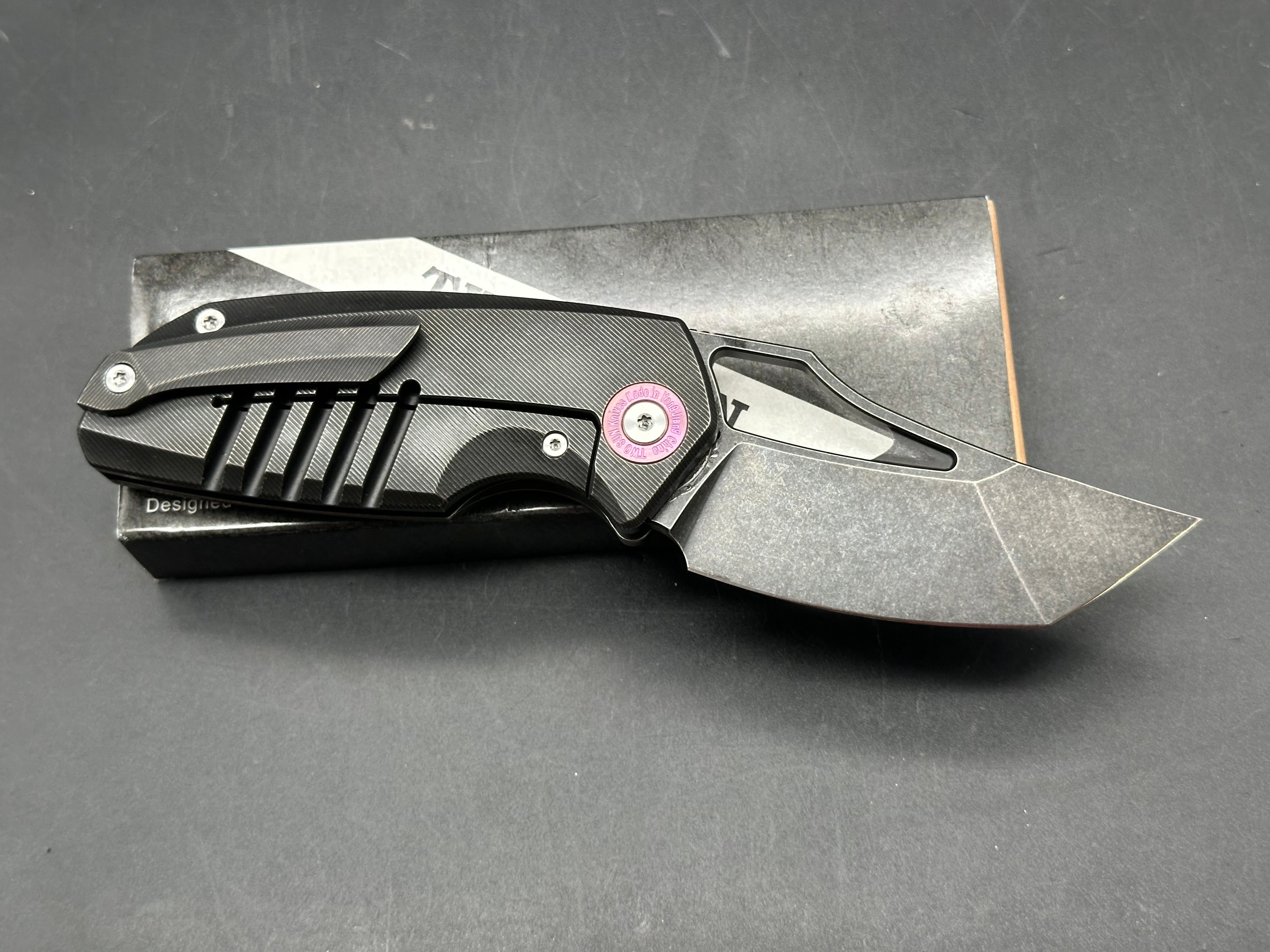 TwoSun Folding Knife Black Titanium Handle 14C28N Plain Edge TS498-14C28N-Black