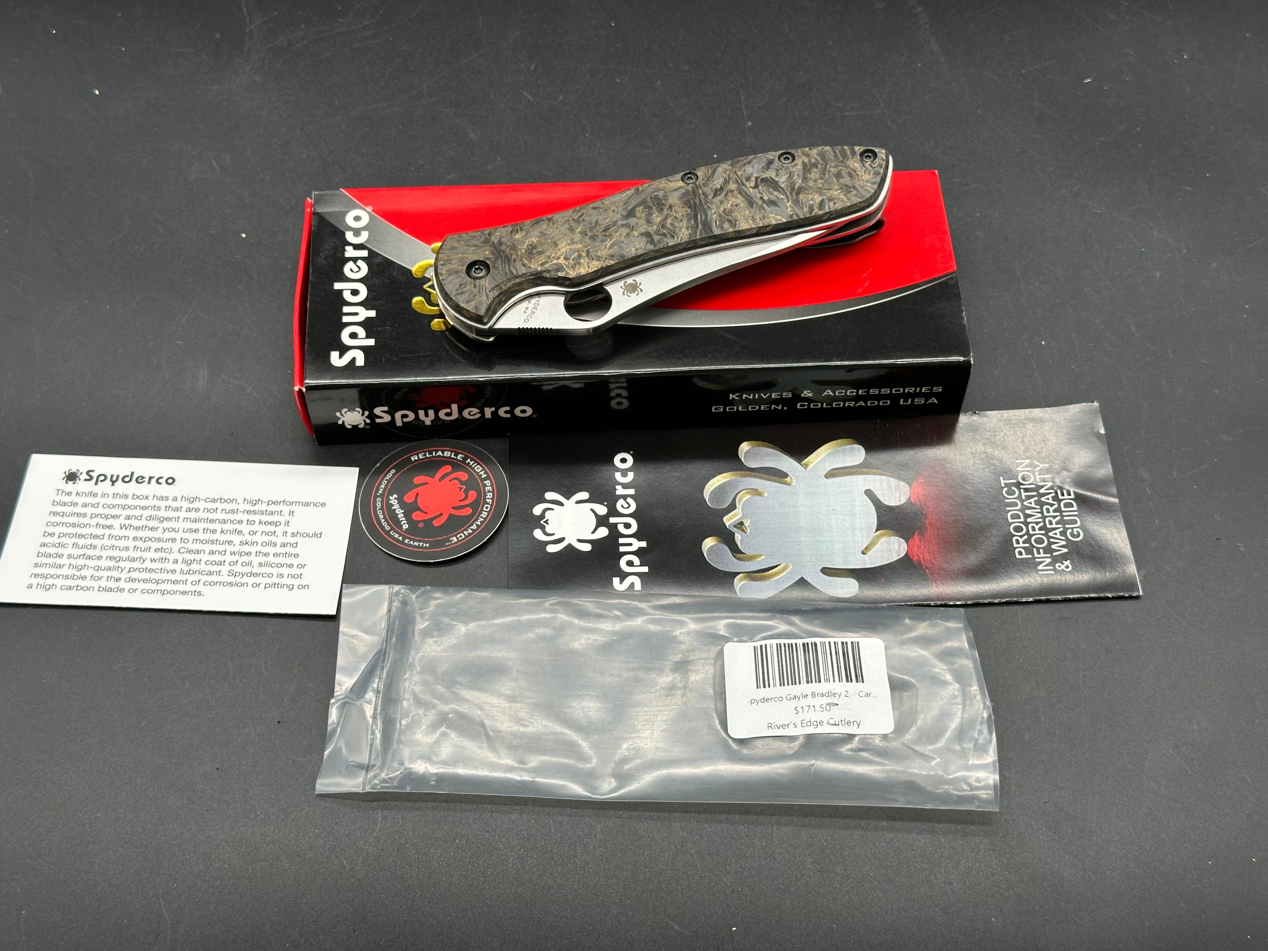Spyderco Gail Bradley 2, gold dark matter scales Plus original scales