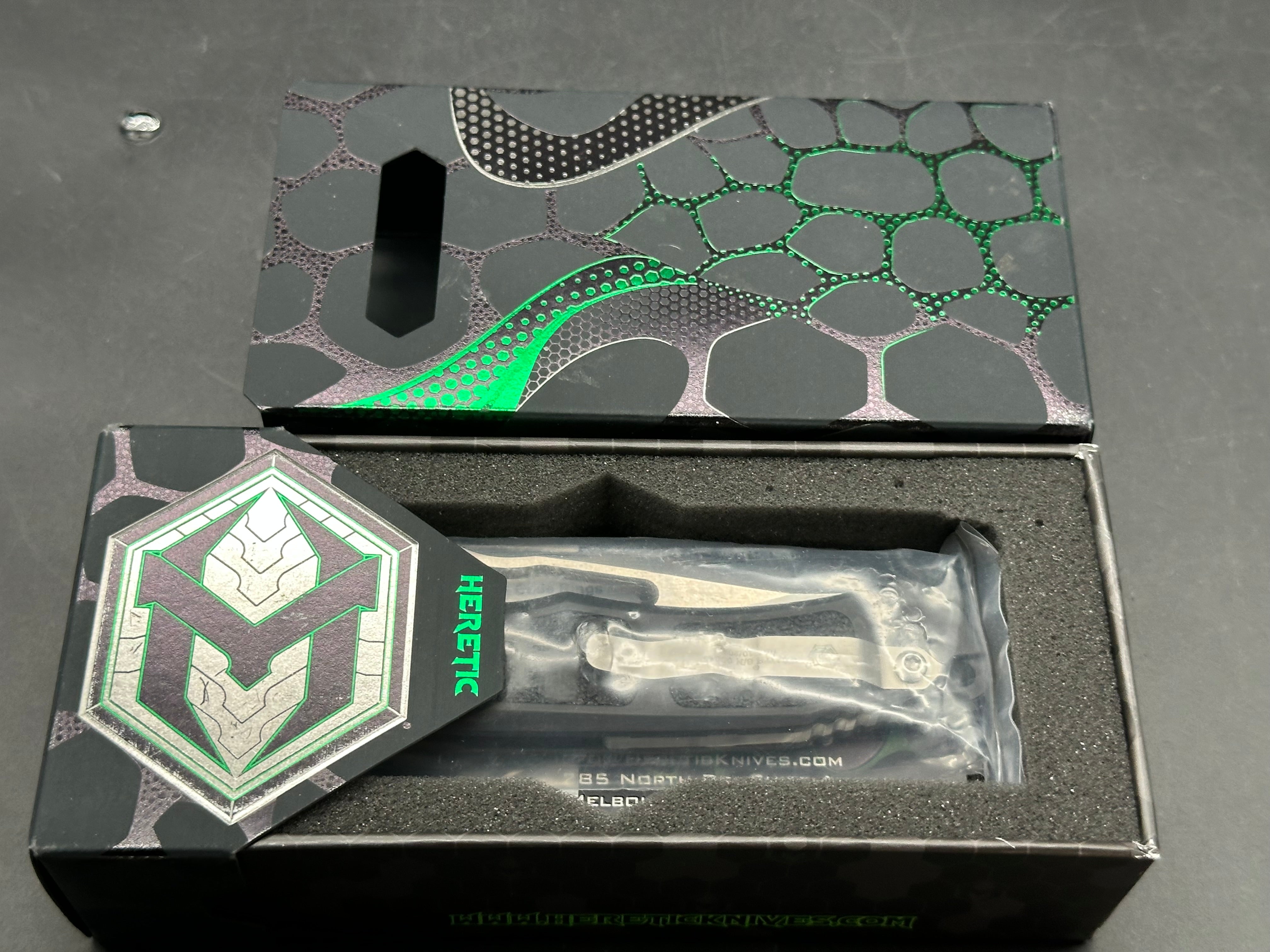 Heretic Wraith V4 Manual, 3.625" MagnaCut Stonewash Blade with Black Gripped Aluminun Scales