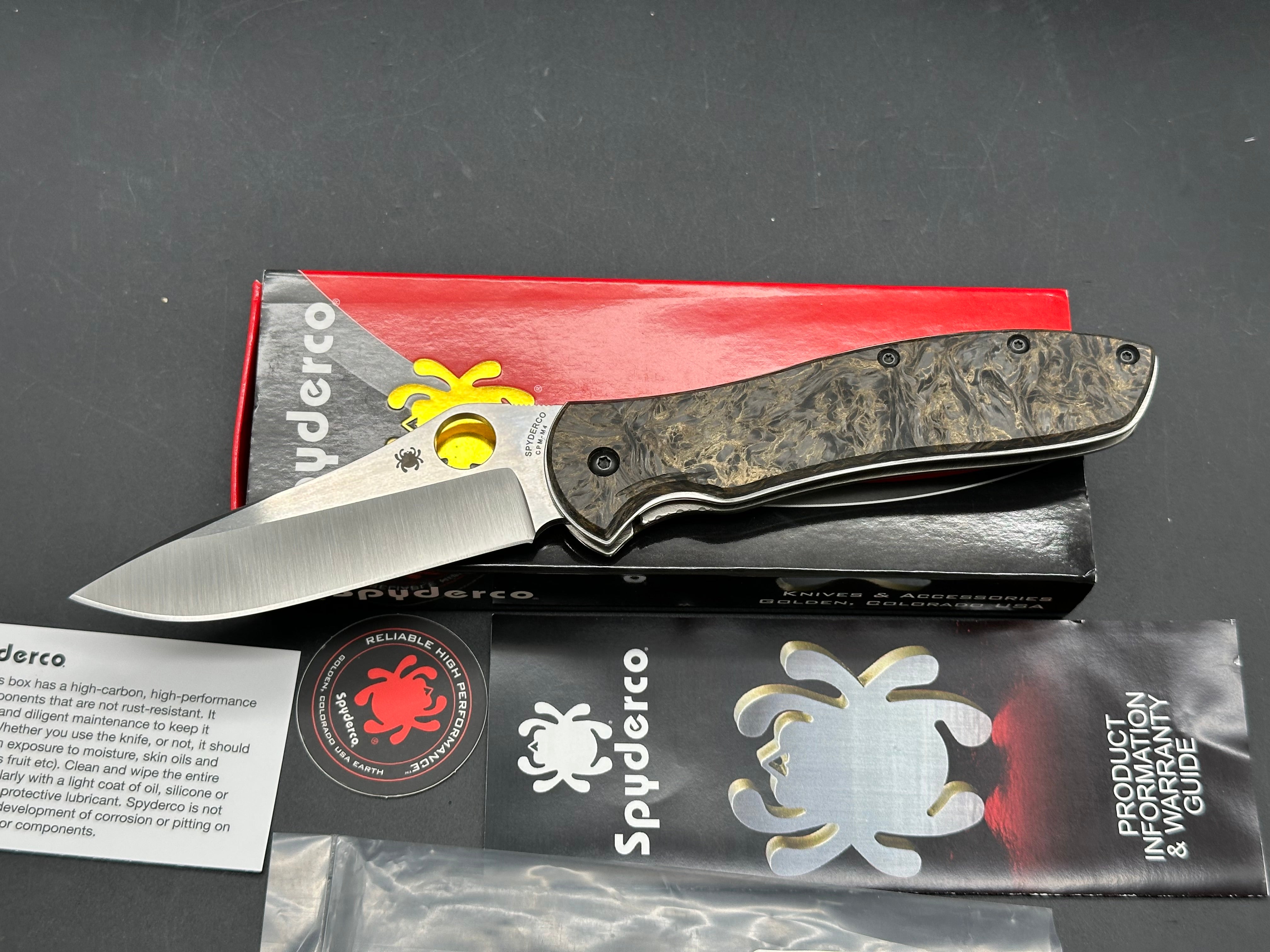 Spyderco Gail Bradley 2, gold dark matter scales Plus original scales