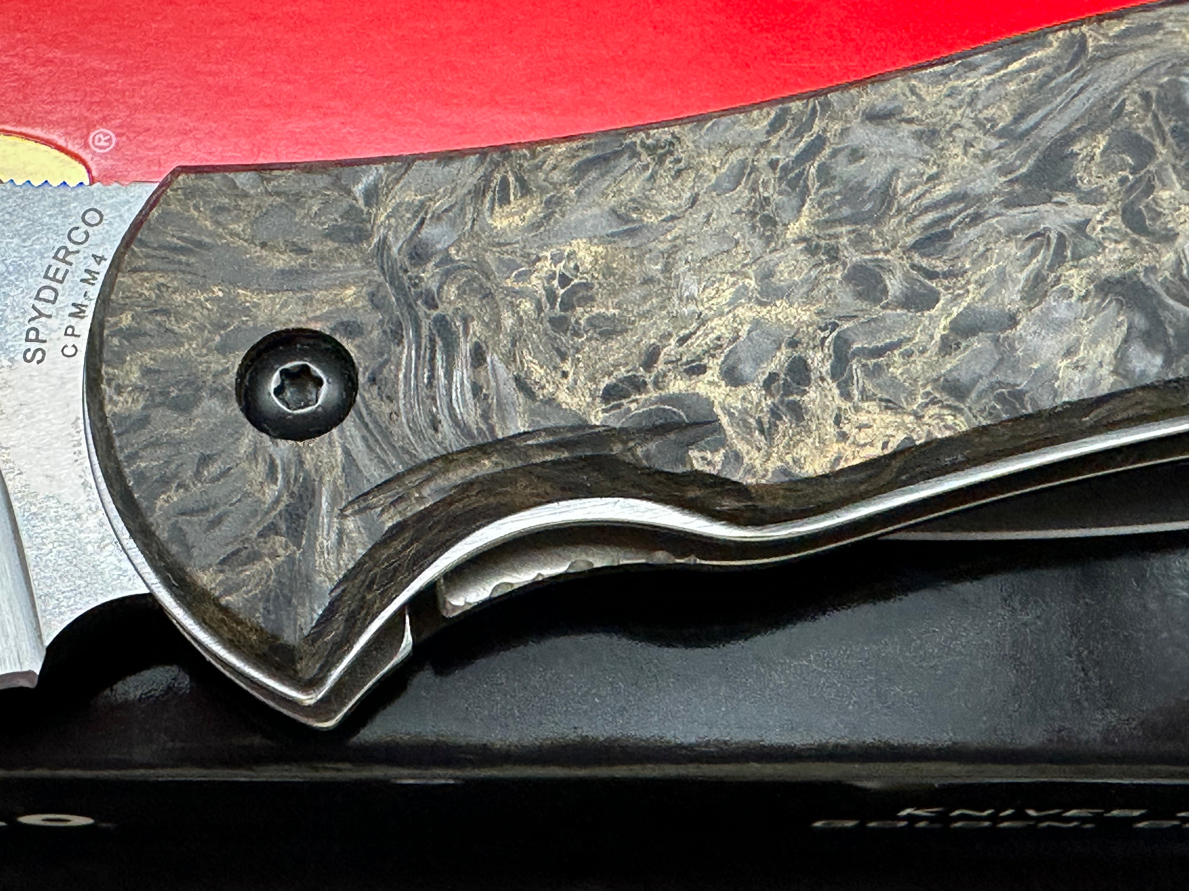Spyderco Gail Bradley 2, gold dark matter scales Plus original scales